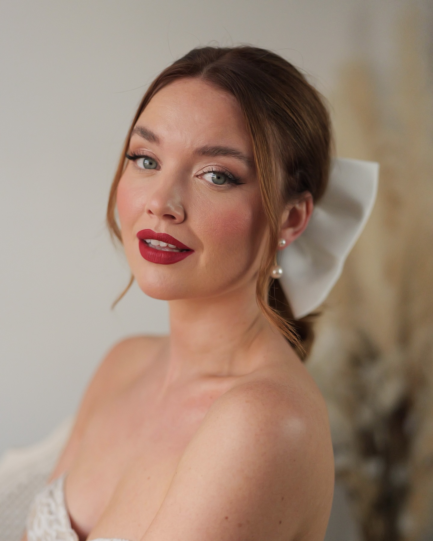 Happy Valentines Day everyone ♥️🌹
#valentinesday #valentines2025 #happyvalentinesday #valentinesmakeup #redlip #redlips #redliplook #narsredlip #narsstarwoman #matteredlip #redliplonglasting #melissaoldridge