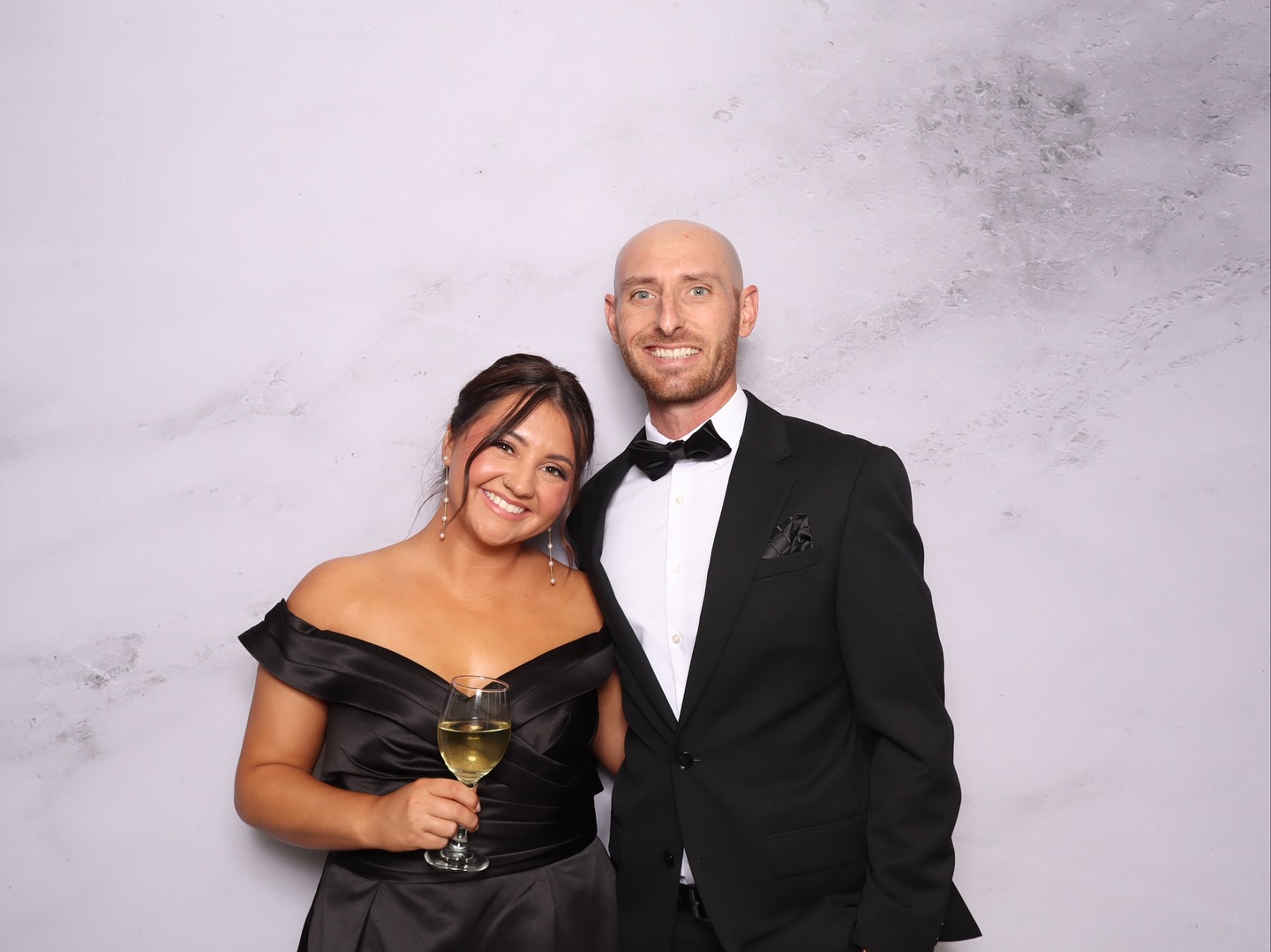 Here’s the secret to getting your guests to actually use the Photo Booth! 📸
During the cocktail hour, have your DJ make an announcement letting everyone know the Photo Booth is open and ready to go. When (YOU) the newlyweds return after your pictures, be sure to hit up the booth! It’ll set the tone and get everyone else excited to join in!
The key is to make the Photo Booth part of the celebration, not an afterthought! 🎉