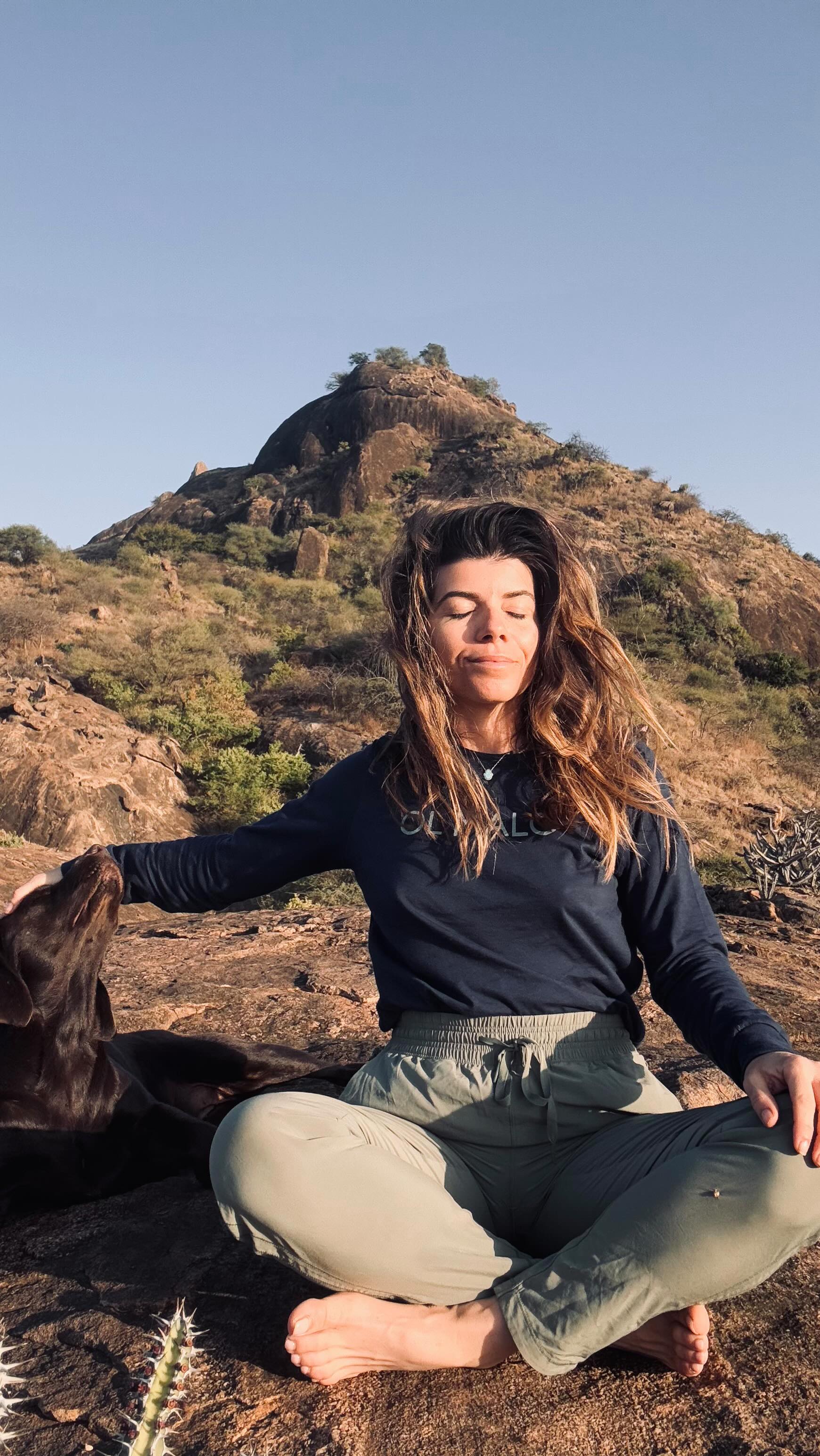 Day5: Ride Wild 🍳
Our guests headed out on a dawn ride with @chyulu…
I grabbed an extra 50 winks, and took Chupply up onto the rock to do our morning sun salutations with a coffee 🧘🏻♀️🐕
Riders appeared out of nowhere and breakfast was quickly whipped up and served in the shade of a tree.
We organised and packed up camp whilst our French friends took a moment to absorb the incredible trip. Once the back up Cruiser was loaded to take back the majority of our kit after we waved our Guests off after a rather awesome #safarishuka lunch ❤️💚 (added my last of my green goddess dressing to the dish)
After final chat, sharing of memories and many photos we waved our lovely Frenchies off with Andrew @kenyachoppers to whizz them back to the lodge for long hot baths, game drives and big beds!
(We all love a bucket shower…but a bath does hit differently!)
Au revior 👋🇫🇷✨🦄
#olmalo #thewildreset #mouseinthewild #meandmouse #moveshiftfeel #kidogoyokitchen #ridewild #wildride #horsebacksafari #horsesafari #thisiskenya Kenya Safari #olmalonomad #yogasafari #yogachef #safarichef 🐎🇰🇪
