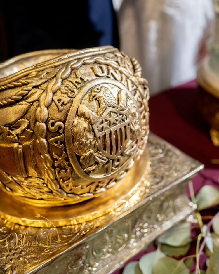 Where are the Aggies at? 🫡
If you’re an Aggie through and through, why not add your Aggie ring into your wedding?
Such an intricate cake that I love making EVERY time! 💍
VENDOR TEAM:
Planning |@integrityevents.design
Photography | @blackallphotography
Videography | @onetalentvisuals
Venue | @thelaureltexas, marketing@boxwoodhospitality.com
Catering | @boxwoodhospitality
Florist | @mcshan
Rentals | @bigdpartyrentals
Stationery | @mintedweddings
Hair & Makeup | @teasetopleasehairandmakeup
Band | Karzo Productions
Cake | @kaylibakescakes
Transportation | @dfwvintagecars
Wedding Dress | @bridalshoppewylie
Bridesmaid Dresses | @azazieofficial
•
•
•
•
#cake #cakedecorating #cakes #cakedesign #cakeart #cakedecorator #cakestyle #cakedesign #cakedesigner #wedding #weddingcake #weddingcakes #groomscake #groomscakes #dallaswedding #dfwweddings #dallasweddingcakes #dfwweddingcakes #dfwbakery #dallasbakery #dallasgroomscake #dfwgroomscake