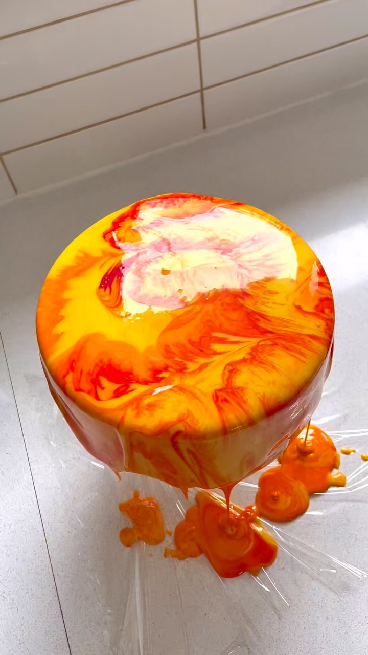 Adding a pop of color to this gloomy snowy weekend! 🌹☃️