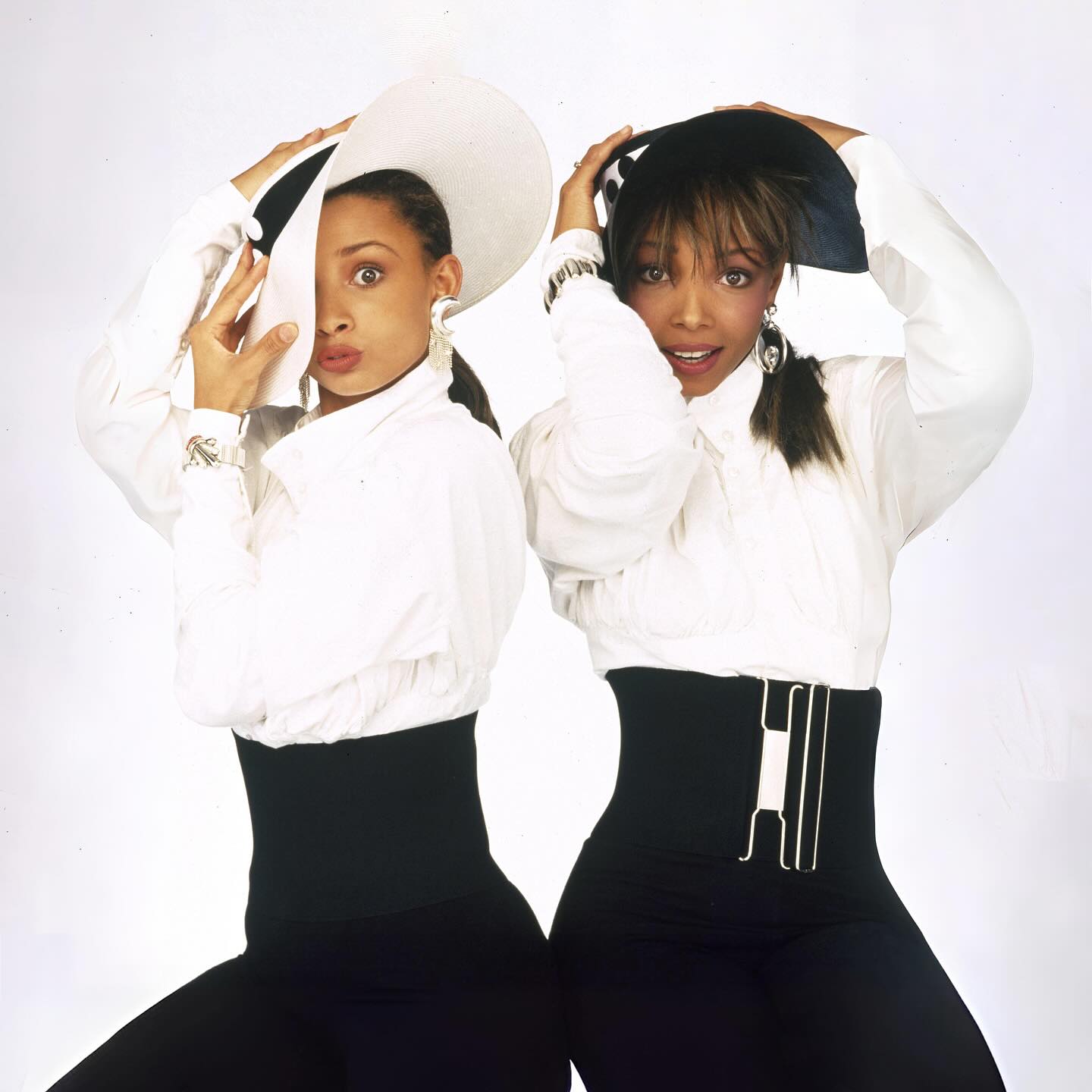 Exclusive to melandkim.com, Yoyo talks all things Mel & Kim, and opens up about his special connection with Mel. A friendship which affected him ‘profoundly’.
Online now!
www.melandkim.com/yoyo