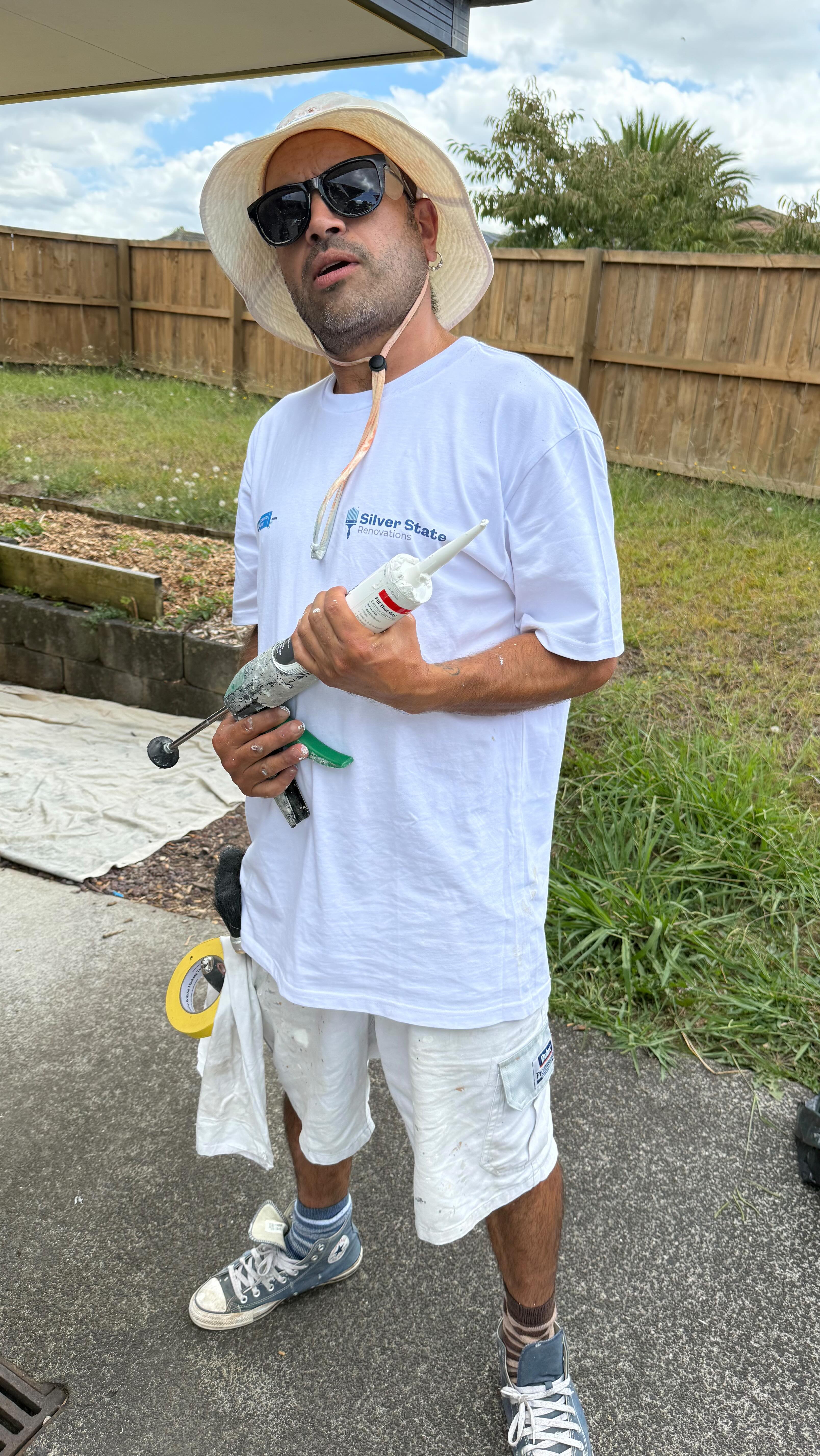 No matter the size of the job , the goal is always the same . Quality work ! Exterior painting or plastering , we are the team for the job ✨ 🏡. Sprayed texture, controlled joints and exterior repaint . This home just got a makeover 🎨. Elevate your space with #silverstaterenovations !!! #aucklandpainters #exteriorpainting