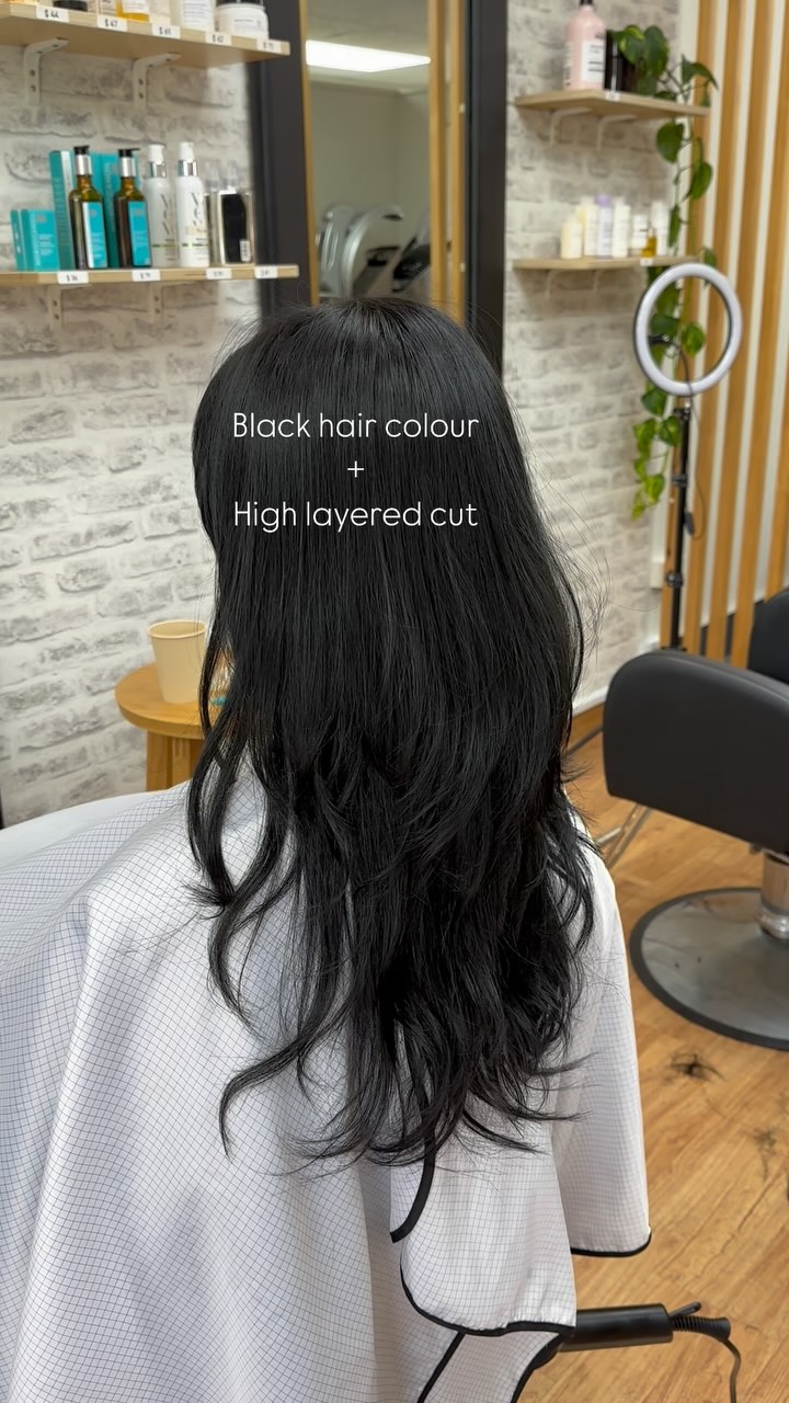Back to black hair and high layered cut 💇🏻♀️
#shilohair#layeredhaircut#hairstyles#nzhair
#koreanhair#aucklandsalon#레이어드컷