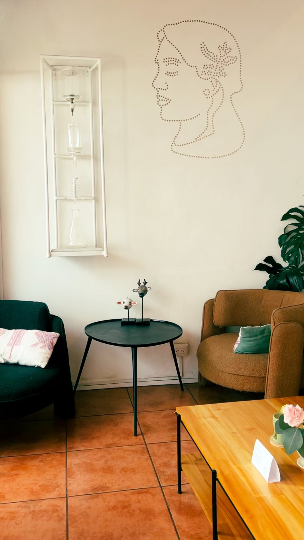 If coffee is your thing, like it is mine, be sure to visit some of the best cafes in Antigua, Guatemala. Which one is your favorite? Let me know below!
☕️
@alegria.antigua
@cafebohemeguatemala
@artistadecafe
@cafecondesaantigua
#cafélover #antiguaguatemala #exploreguatemala #cafes #cafeviews #blacktraveler #coffeeshop #solotrips