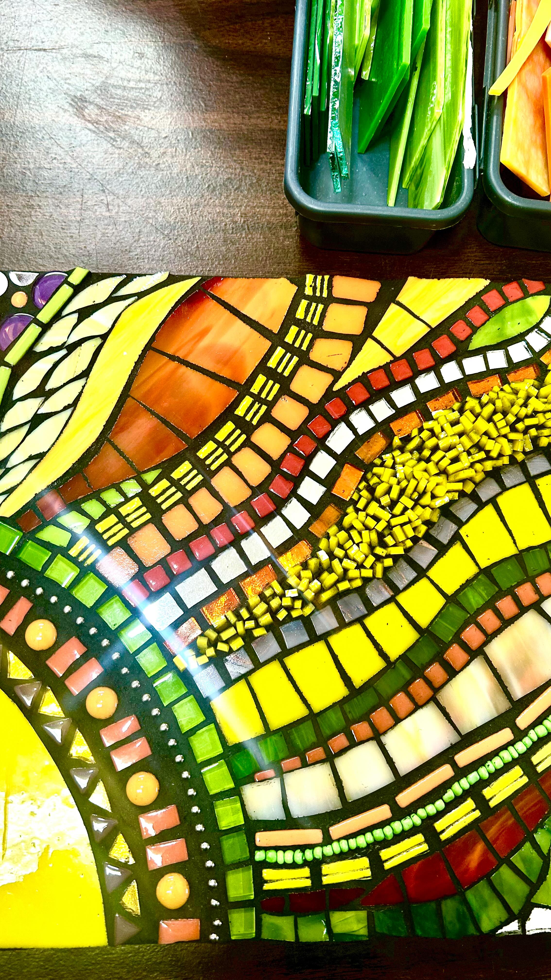 I’ll be hosting a two day workshop for one of my favorite and popular pieces, Sun Rays! 🌞 It’s such a happy and colorful piece, i find myself still starring at it from time to time.😅
We’ll be making it on an 8 inch wooden substrate and using a combination of red, orange, yellow and some green vitreous tiles, stained glass, ball chain, mirror and mosaic glass tile!
Can’t wait to see what everyone creates on Wednesday and hope the snow doesn’t get in the way! I’ll make sure to post pics guys ….Interested in your own private workshop? DM me for details. 🥳😃
#mosaicos #guildofcharlotteartists #mosaicosdecorativos #mosaicosartesanales #mosaicsbymima #mosaiclife #mosaics #charlotteartists #mosaicworkshop #mosaicworkshops #clasesdemosaico #clasesdemosaicoartistico #mosaicostrozosytrazos #mosaicosyarte #stainedglassmosaics #ncmosaic #mosaicartist #charlotteworkshop #charlotteartistshowcase #mosaicstainedglass