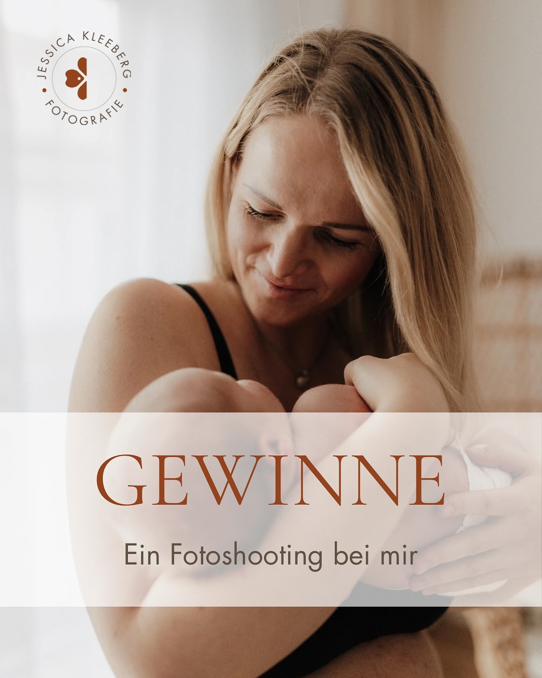 ✨ GEWINNSPIEL ✨
Deine Chance auf unvergessliche Erinnerungen!
Du bist schwanger, hast ein Neugeborenes oder möchtest mit deiner Familie ein wundervolles Fotoshooting erleben?
Dann ist das hier deine Gelegenheit!
Ich verlose ein exklusives Shooting in meinem gemütlichen Tageslichtstudio oder in der wunderschönen Natur des Naturschutzgebiets Höltigbaum – du hast die Wahl!
Das bekommst du:
- Ein liebevoll gestaltetes Fotoshooting
- 8 digitale Bilder deiner Wahl
- Professionelles Styling
- Zugang zu meinem Kundenkleiderschrank
So kannst du teilnehmen:
1. FOLGE meinem Profil
2. LIKE diesen Beitrag
3. KOMMENTIERE diesen Beitrag und
4. MARKIERE zwei Personen, die sich ebenfalls über ein Shooting freuen würden.
Das Gewinnspiel läuft bis 21.02.2025, 23:59 Uhr.
Der Gewinner wird am 22.02.2025 per Zufallsprinzip unter Ausschluss der Öffentlichkeit ausgelost und per DM benachrichtigt.
Ich drücke dir ganz fest die Daumen und freue mich sehr auf deine Teilnahme…🤎
Rechtliche Hinweise:
- Das Gewinnspiel steht in keiner Verbindung zu Meta und wird in keiner Weise von Meta, Instagram oder Facebook gesponsert, unterstützt oder organisiert.
- Der Rechtsweg ist ausgeschlossen.
- Eine Barauszahlung oder Übertragung des Gewinns ist nicht möglich.
- Teilnahme ab 18 Jahren.
- Ständiger Wohnsitz in Deutschland.
#Gewinnspiel #Fotoshooting #Babybauchshooting #Neugeborenenshooting #Familienshooting #FotografinHamburg #Höltigbaum #ErinnerungenFürsLeben
#HamburgRahlstedt #Ahrensburg #Quickborn #Trittau #Norderstedt