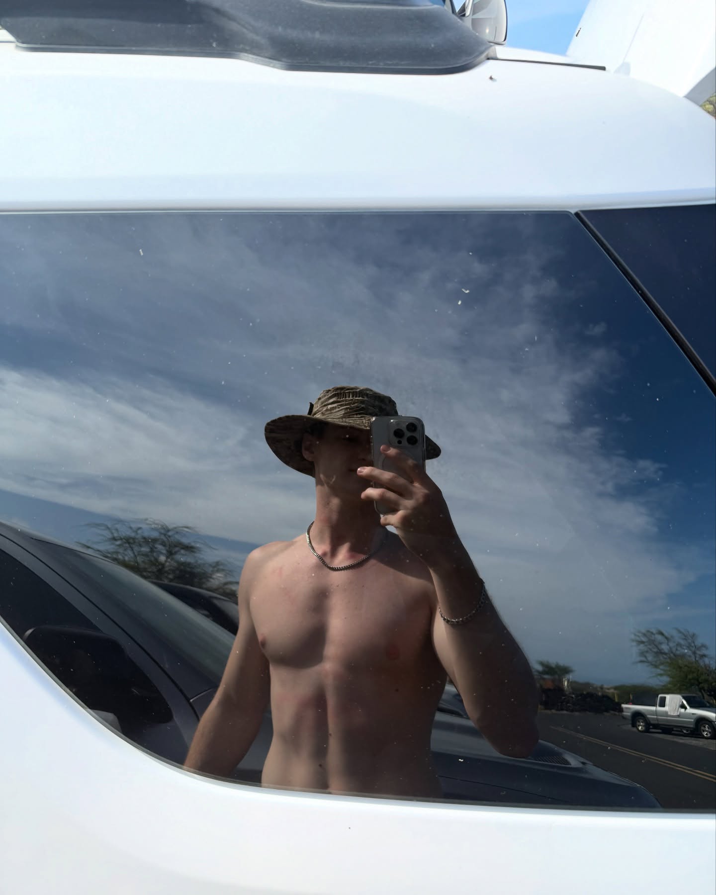 Uncle Mode engaged 🏝️
.
.
#uncle #hawaii #kona #kailuakona #bigisland #family #fam #golf #island #tortoise #beach #blacksandbeach #view #views #sheep #grill #grilling #steak