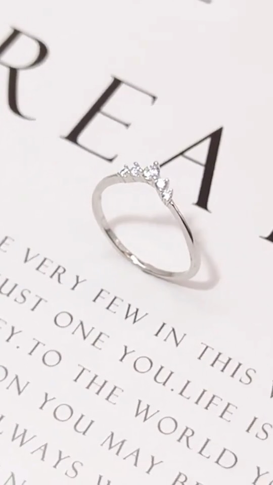 Experience the brilliance of Moissanite with our expertly crafted rings. Radiant, elegant, and timeless, each piece is designed to shine just as brightly as your love.
💍 Shop now via the link in bio!
#MoissaniteRing #BrilliantBeauty #TimelessElegance #LuxuryJewelry #RadiantRings #MoissaniteLove #EngagementRings #SparklingJewels #DazzlingDesign #MoissaniteObsession