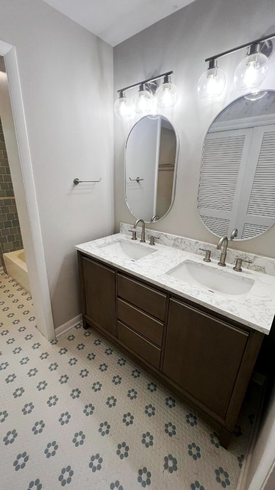 Did you know?
A bathroom remodel is one of the best investments for your home! Here’s a recent project that turned an outdated space into a modern oasis.
Ready to transform your bathroom? Contact us today, and let’s bring your vision to life!
678-760-2323
Esmarevolution.com