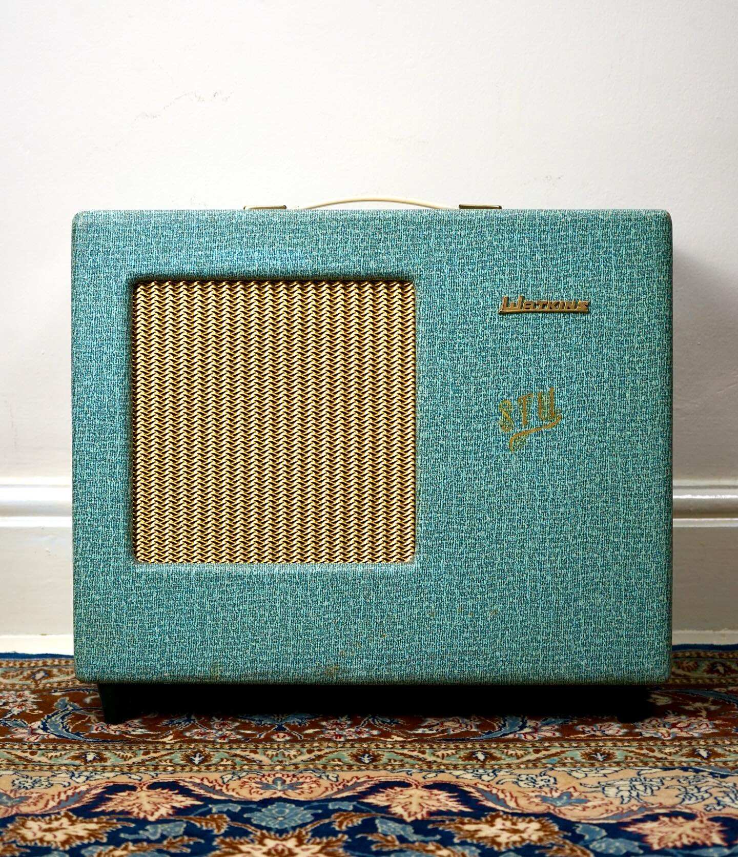 Coming soon!
A British classic - the Watkins Westminster.
Made in England, these amps were favoured among burgeoning guitarists in the 50s and 60s, offering a domestic equivalent to a Fender Champ et al.
This one presumably belonged to ‘Stu’, who liked it so much that he proudly put his name just below the Watkins badge.
Fully-serviced and sounding very, very nice. Get in touch if interested!