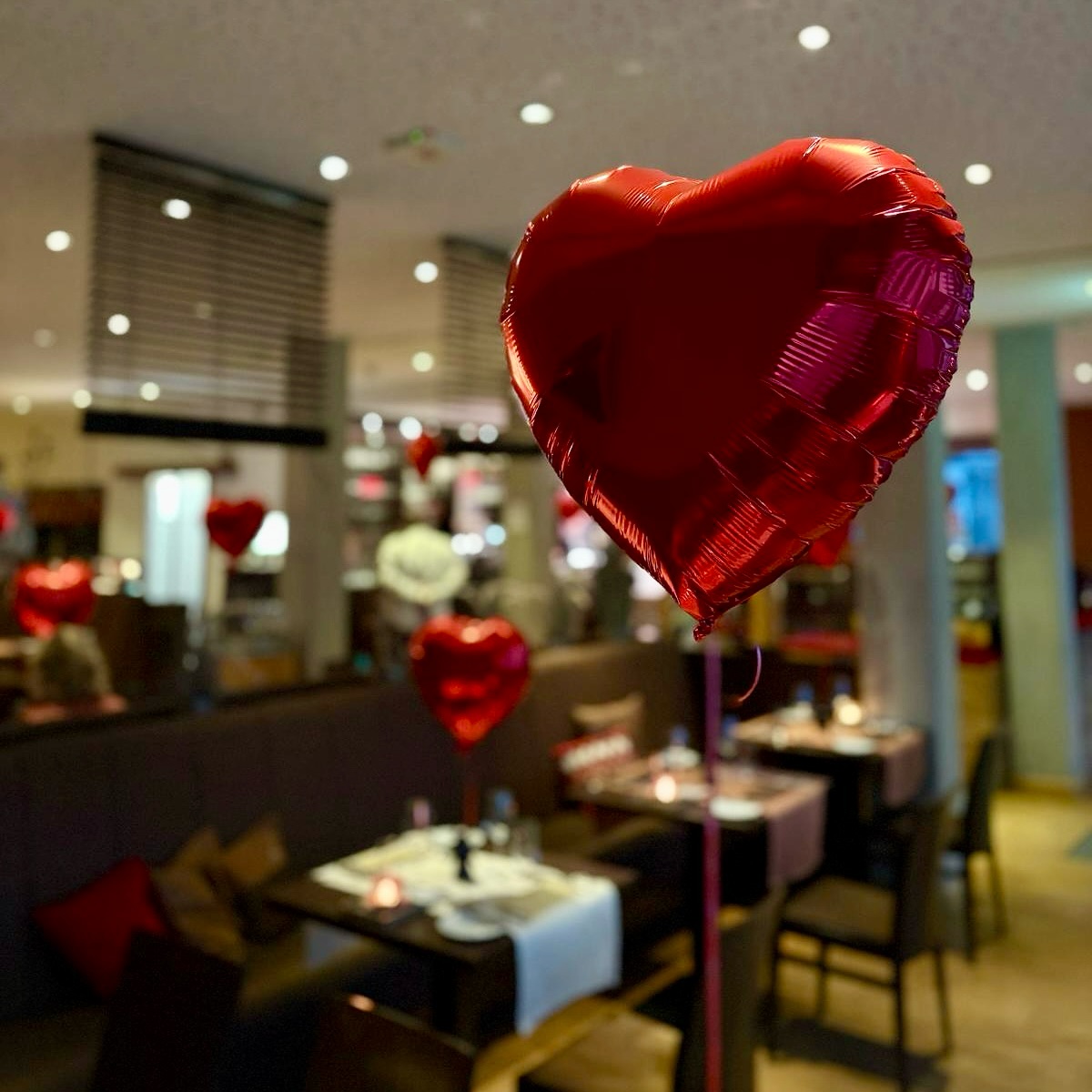 Liebe geht durch den Magen. Deshalb zeigt sich unser Gastraum heute extra romantisch. Wir freuen uns auf alle Gäste, die sich am Valentinstag von unserem Team kulinarisch verwöhnen lassen.
#valentine #romantik #foodlove #restaurant #pier6