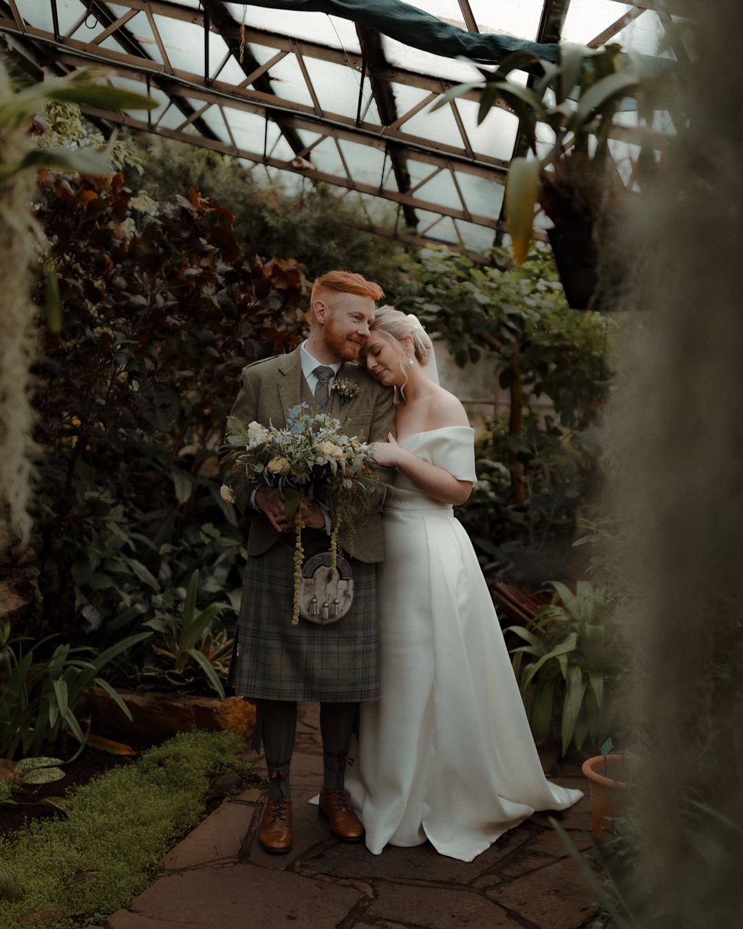 The beautiful Mirren + Adrian at @achnagairncastle ✨
@inthebotanics
@gillianhobanmakeup
@jade__hayter
@annepriscillabridal
@kilts4u
@highlandlovestories
@hannahs_home_bakes
@goodhighlandfood
@evas_covers5
@dramboogie
@flosflowers.inv