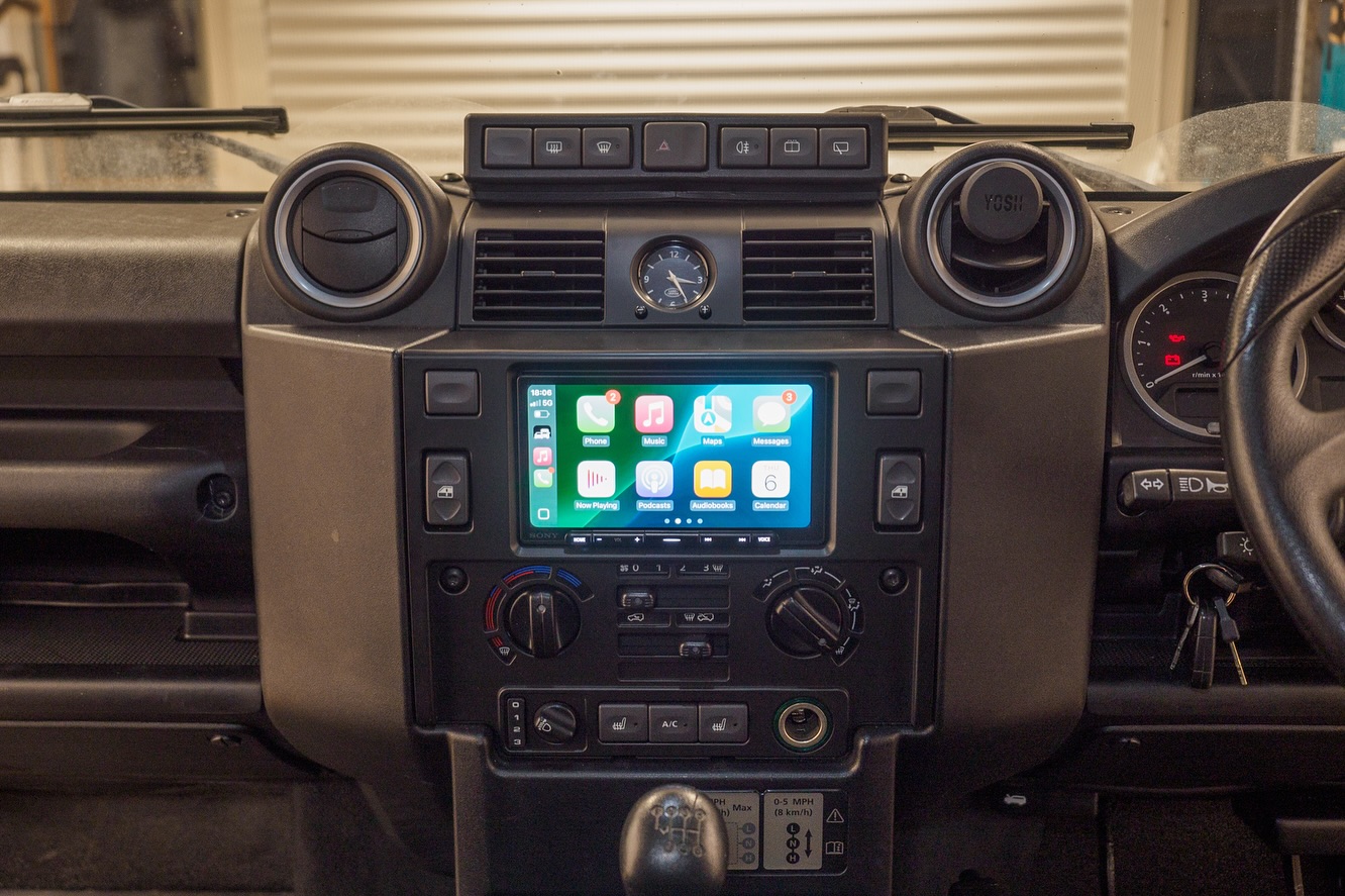Defender Apple CarPlay with a twist. We designed and made our own button relocation box for the top of the dash rather than fit them in the cheek panel which in our opinion gives restricted access.
๐ธSony XAV-AX6050
๐ธReverse Camera
๐ธNakatanenga DAB aerial
๐ธCustom button relocation box
โโโโโโโโโโโโโโโโโโโโโ
๐01223 827766