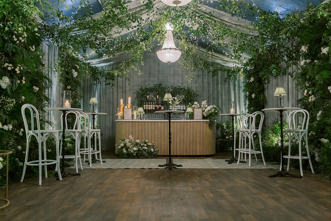 Transformations and magical memories…
Laura wanted a special party at home for her 50th. And dancing! She especially wanted dancing. The only issue was that her beautiful home isn’t really conducive to dancing, not for 90 guests. So we decided to extend the house with a marquee. Except the garden wasn’t quite conducive to the marquee. Never deterred we worked with an incredible team of suppliers to build a marquee over the garden shrubbery which raised it up to be an extension of the house. The vision was a combination of two of Laura’s favourite venues, @kewgardens and @petershamnurseries From the decor to the food (Italian/South African fusion to reflect the family heritage), the bespoke cocktails and the music (a live jazz band followed by DJ and late night dancing), Laura described it as “PERFECT”. And, it really was.
Thank you to
@fig_and_flower_
@maxfieldanddyer
@trufflehoundcatering
@drapingbliss
@crescent_moon_events
@academymarquees
@houseoffurncollection
Images by @helenwarnerphotography