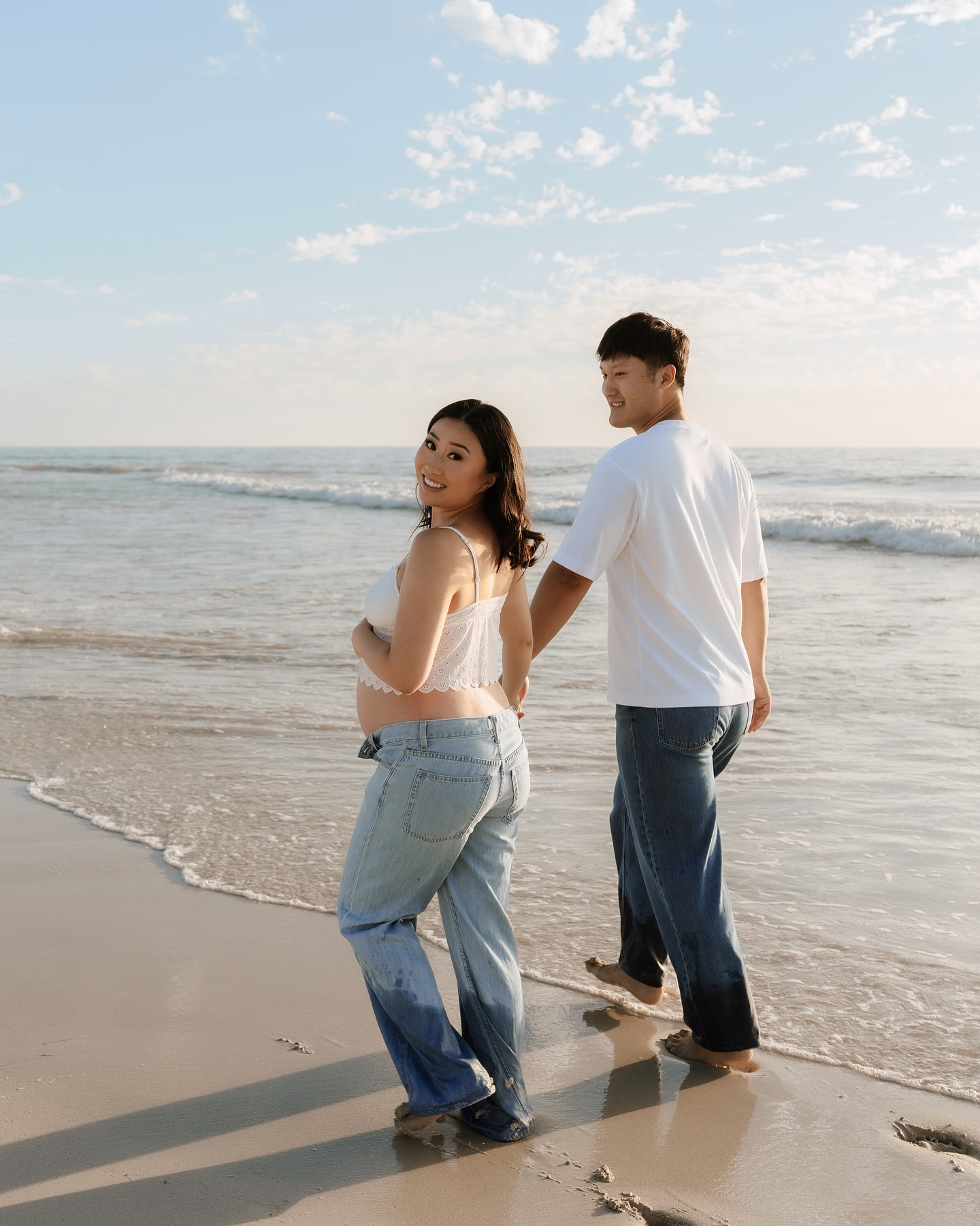 ✨ Hello, hello!! ✨
Sorry I’ve been a little AWOL—I’ve been wrapping up with my regular clients and getting everything ready for baby’s arrival (currently 38 weeks, so it could be any day now!! 😱😩)
To let you guys know, I’ll be on maternity leave for the next 4-5 months, and when I’m ready to come back, I’ll post an update here and reach out to my regulars! I’ll be easing back into work slowly and just like I have these last 2 months, I’ll likely start with my regulars first before seeing any new clients.
In the meantime, I wanted to share these STUNNING maternity photos we did with @indiawillowphotography —seriously obsessed!! 😍✨ The wind was totally on our side that day so the makeup and hair by @makeupbykatiieepoo stayed put 😻
Just wanted to say a huge thank you to my lovely clients for working around my schedule these past few weeks & all the gifts you guys bought for baby! I truly appreciate you all and hope to see you back in Q3 2025! 💕🥰