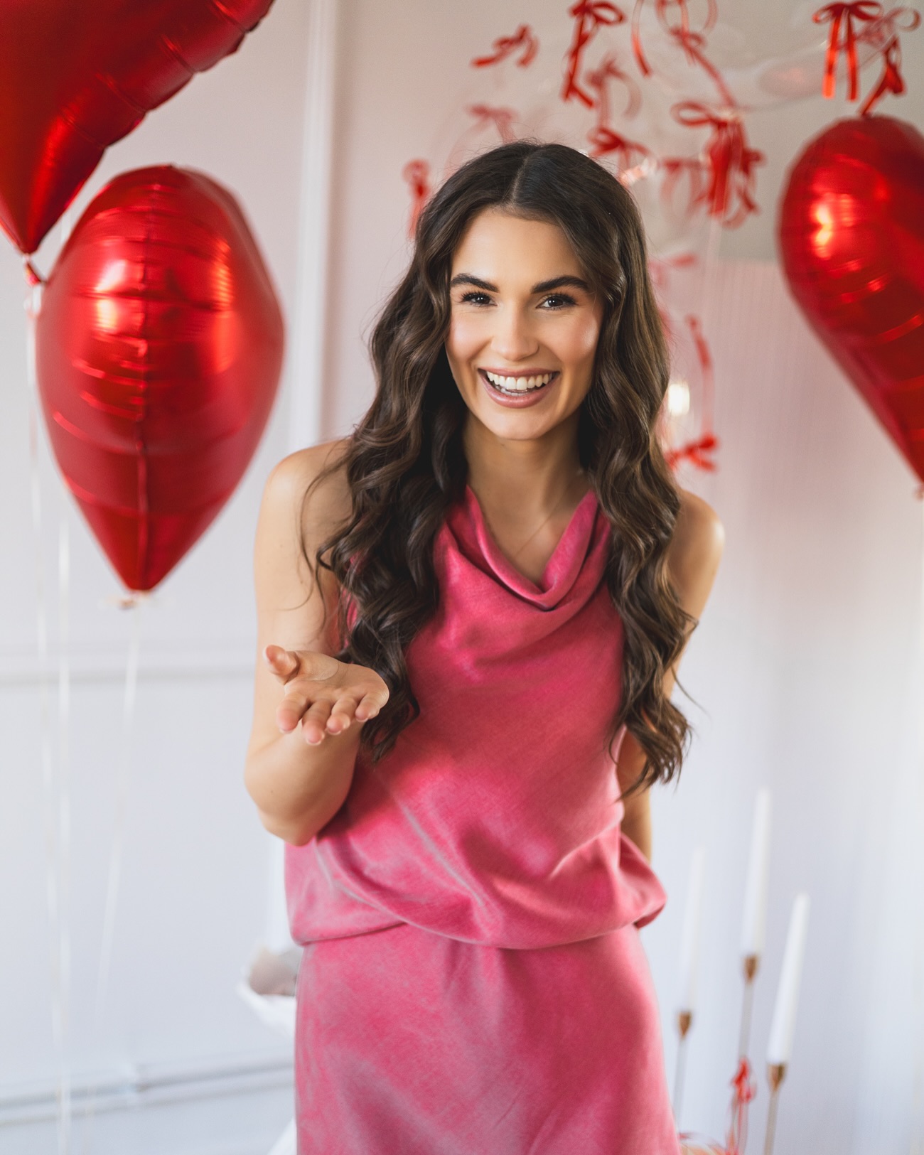 Walentynki już jutro ❤️
fotograf • @panna.fotograf
stylizacje • @zalsqa
modelka • @samrowska
dekoracje walentynkowe • @da_fiori
makijaż • @paulinawawrzonmakeup
włosy • @darsueva_olha
studio • @fach.studio.bydgoszcz
Zapraszamy do wynajmu studia✨
📍Bydgoszcz
#walentynkibydgoszcz #dekoracjebydgoszcz #studiofotograficzne #studiofotograficznebydgoszcz #studionawynajem #studionawynajembydgoszcz #studiowkamienicy #studiowkamienicybydgoszcz #sesjafotograficzna #sesjafotograficznabydgoszcz #fotografbydgoszcz #fotograf #fachstudio #fachstudiobydgoszcz