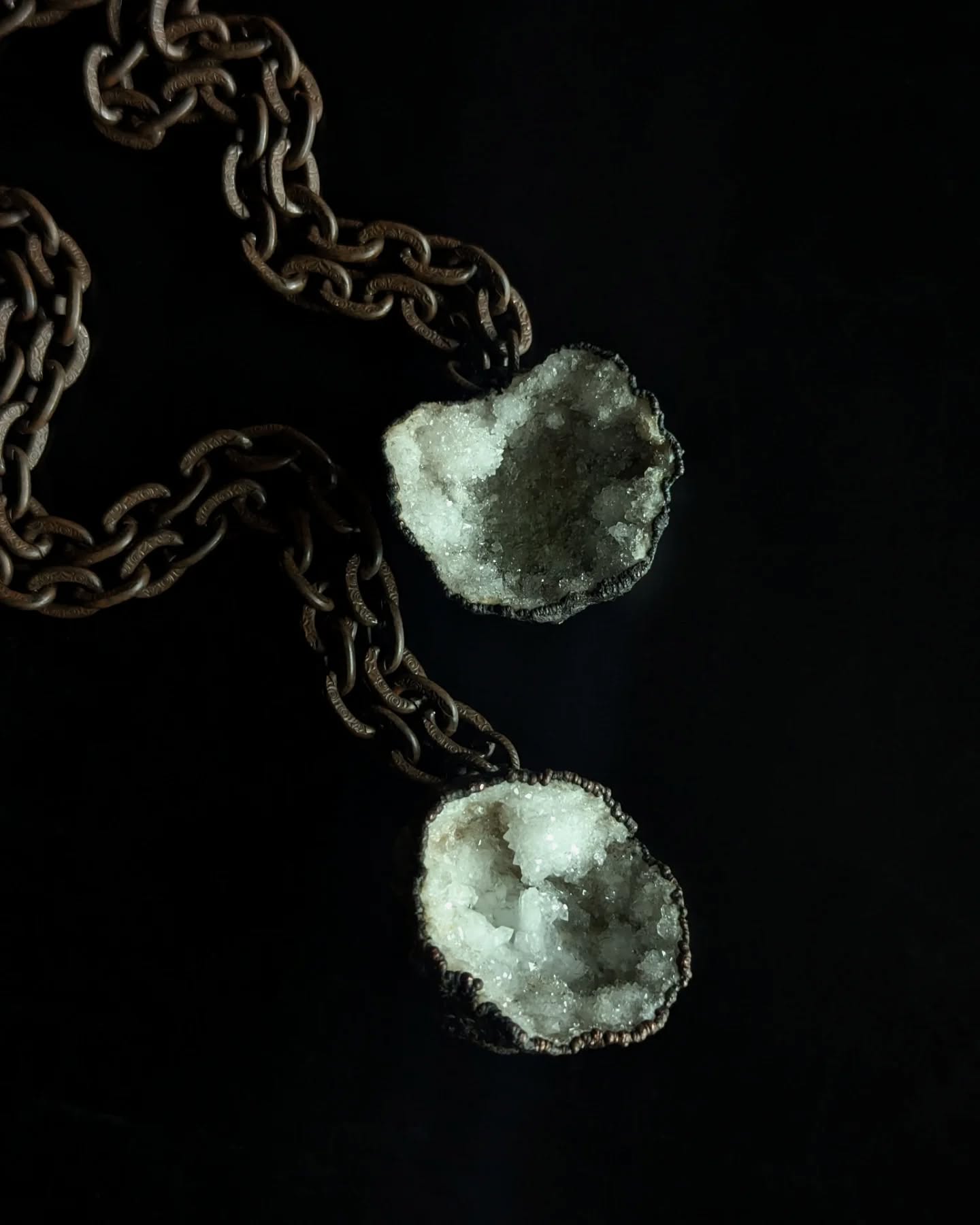 Sets of geode amulets to commemorate relationship. Wear one half and gift the other half to your...pet, best friend, significant other...
The Wild Bone Alchemy version of the BFF necklace.
Copper electroplated geode halves to wear separately, and fit together for a ritual minute.
Soon available again at www.wildbonealchemy(dot)com
Wild Bone Alchemy offers adornments and altar pieces for sacred practice of earth traditions. All amulets and altar pieces are made from foraged bone and other forest found materials, integrated with metalwork, stone, and burning of ancestral symbols. To the end of honoring these creatures, and inspiring the adorned to call their own magic back through provoking curiosity of the ultimate alchemy, life and death.
#valentines #valentinesday #valentinesgift #darkvalentine #lupercalia #love #honoreachother #ritualadornment #geode #bff #bestfriendnecklace #bestfriendsforever #significantother #shivashakti #alchemy #pagan #electroplatedjewellery #earthmagick