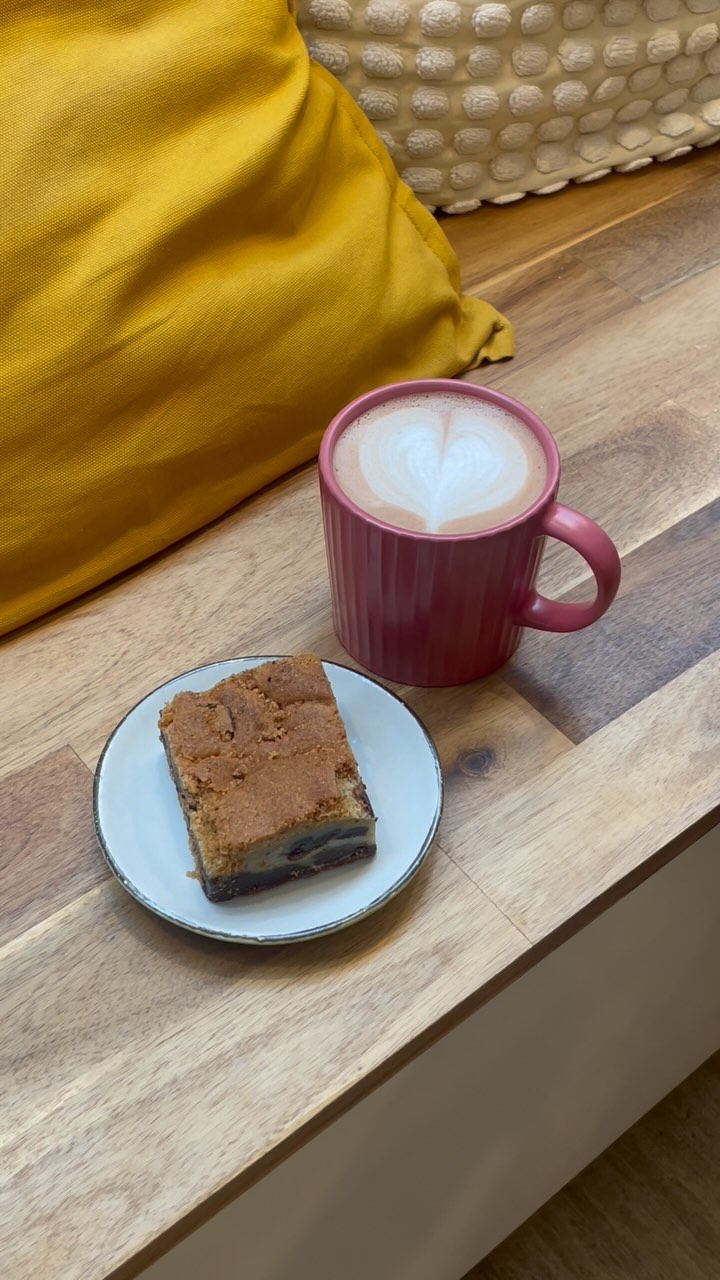 Rien de tel pour se consoler du froid que nos pâtisseries maison 🌻
#pastry #homemade #coffee #culotteecafe #foodlovers #brunchparis