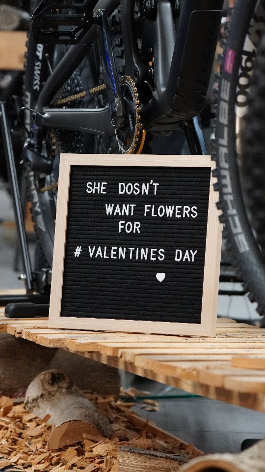 how to make your girl happy 💜
#stoeri2radcenterherisau
#happygirl#valentinesday#love#bikeshop#mtbswitzerland#stoeri2radcenterherisau#lifebehindbars#girlfriend#noflowers#mtb#gold#norcobicycles#yeticycles#deviate#flyerbikes#bike#herisau#gossau#girlsgirlsgirls