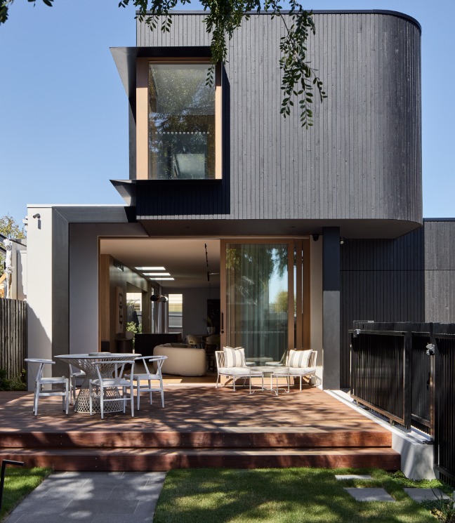 This Brighton residence showcases a harmonious blend of modern elegance and functional design. With a double-height entry, expansive glazing, and carefully considered spatial flow, the residence maximizes natural light and outdoor connections, while premium materials and custom details elevate the overall aesthetic, creating a timeless yet contemporary architectural statement.
Selling Agent @meridian144.
Interior Styling @auraandforminteriors