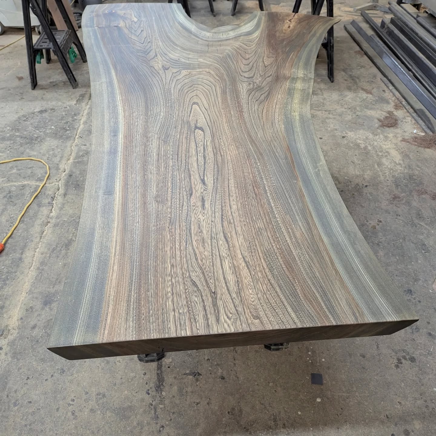 It's all about perspective. Denver American Elm slab...swipe for another view point.
.
.
.
#desk #commandandcontrol #american #elm #slab #customfurniture
#denverwoodslabs