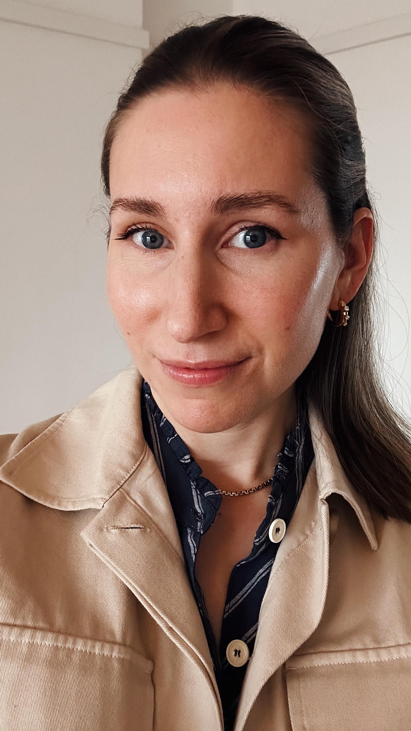 Style and comfort can go hand in hand! ☯️
As a personal stylist and mum, I’m all about spring fashion that feels effortless and wearable. From easy layers to versatile staples, these are the comfy yet stylish looks I’ll be reaching for this season.
I help my clients build wardrobes that work for their real lives—because looking good should never mean feeling uncomfortable.
Ready for a spring refresh? Let’s create a style that feels like you! ✨