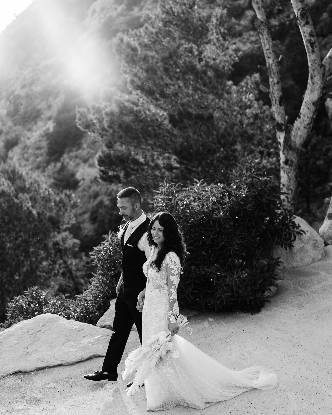 Happy Valentines Day 🤍✨
Another excuse to share our wedding pics. ☺️
Our beautiful pics by @mashakartphotography
Ibiza Wedding venue @haciendanaxamena
Dress @weddingbelles_4oaks
Bouquet @floraldreamsibiza
Makeup by me
Hair @nicoladaybridalhair
#valentinesday #weddingday #weddingdaypics #ibizawedding #destinationwedding #destinationmuaibiza destinationhmua