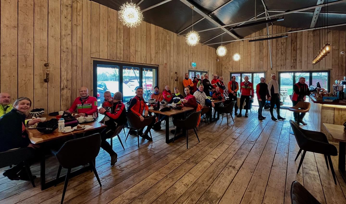 What’s that you say? New cafe to try on a Sunday club run? Oh, go on then!
@walledenfarm pulling in the Clevedon crowds today! #sundayfunday #newcafeday #clublife #bikelife #cdrc #clevedonanddistrictroadclub