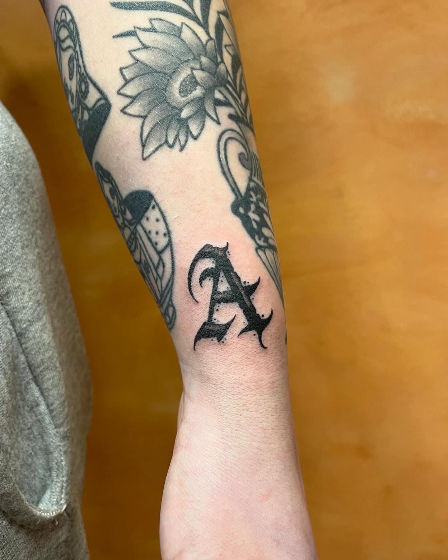 FCKN A
#ottawa #tattoo #blackwork #calligraphy #scripttattoo #fillerpiece