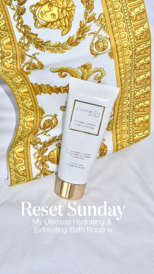 ✨ My Ultimate Hydrating & Exfoliating Bath Ritual ✨
Colder days call for extra skin nourishment! ❄️ Here’s why this simple yet luxurious routine keeps my skin soft, supple, and glowing:
❄️ La Crème Cleanser – More than just a cleanser!
No need for double cleansing—this rich, non-drying formula deeply cleanses, hydrates, and gently exfoliates by removing dead skin cells, leaving your skin soft and radiant. It also enhances the absorption of your skincare products. For an extra boost, I use it as a hydrating & exfoliating mask, letting it sit for 20 minutes before rinsing.
❄️ La Prickly Pear Seed Oil – The ultimate skin elixir!
This rare and precious organic oil is packed with 65-70% linoleic acid, restoring elasticity, deeply moisturizing, and softening the skin. It brightens, reduces hyperpigmentation, and absorbs effortlessly, leaving my skin looking radiant.
This ritual is my favorite way to indulge in self-care and keep my skin glowing all winter long! Have you tried masking in the bath yet? Let me know! ⬇️💭
•
•
#SkincareRoutine #GlowingSkin #WinterSkincare #SelfCareSunday #HydratedSkin #VeganBeauty #CleanBeauty #LuxurySkincare #AntiAgingSkincare #ExfoliateAndGlow #SlowBeauty #SkinMinimalism #commeçaskincare #LaPricklyPearSeedOil #lacremecleanser