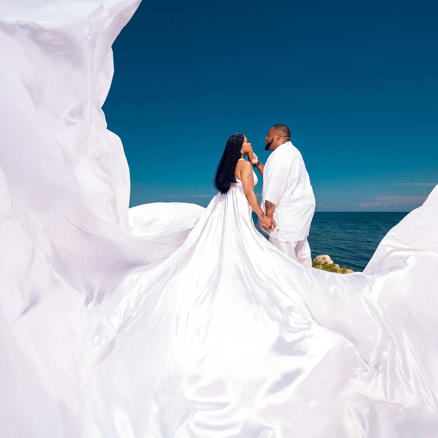 Happy Valentineโs Day Love Birds โฅ๏ธ
#valentinesday2025 #flyingdressjamaica #herdressjamaica #montegobayphotographer #montegobay