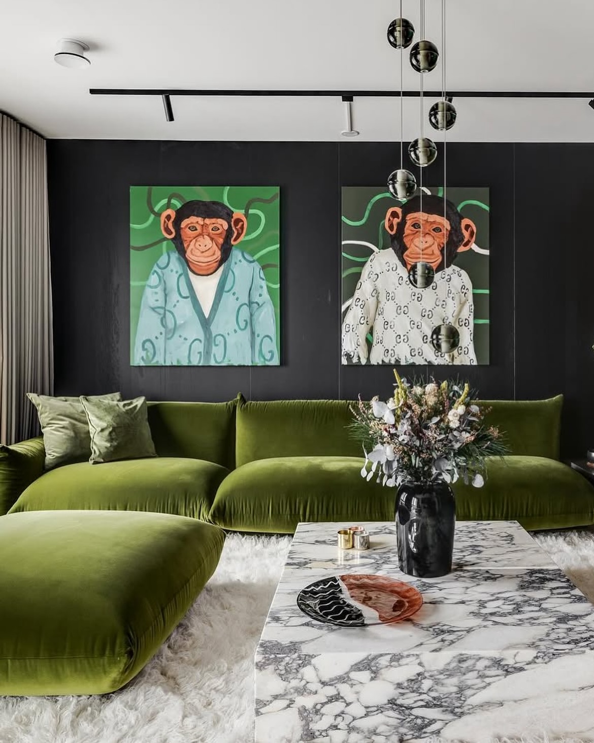 This Valentine let your interiors speak the language of love! Swipe to the left for some inspiration ♥️