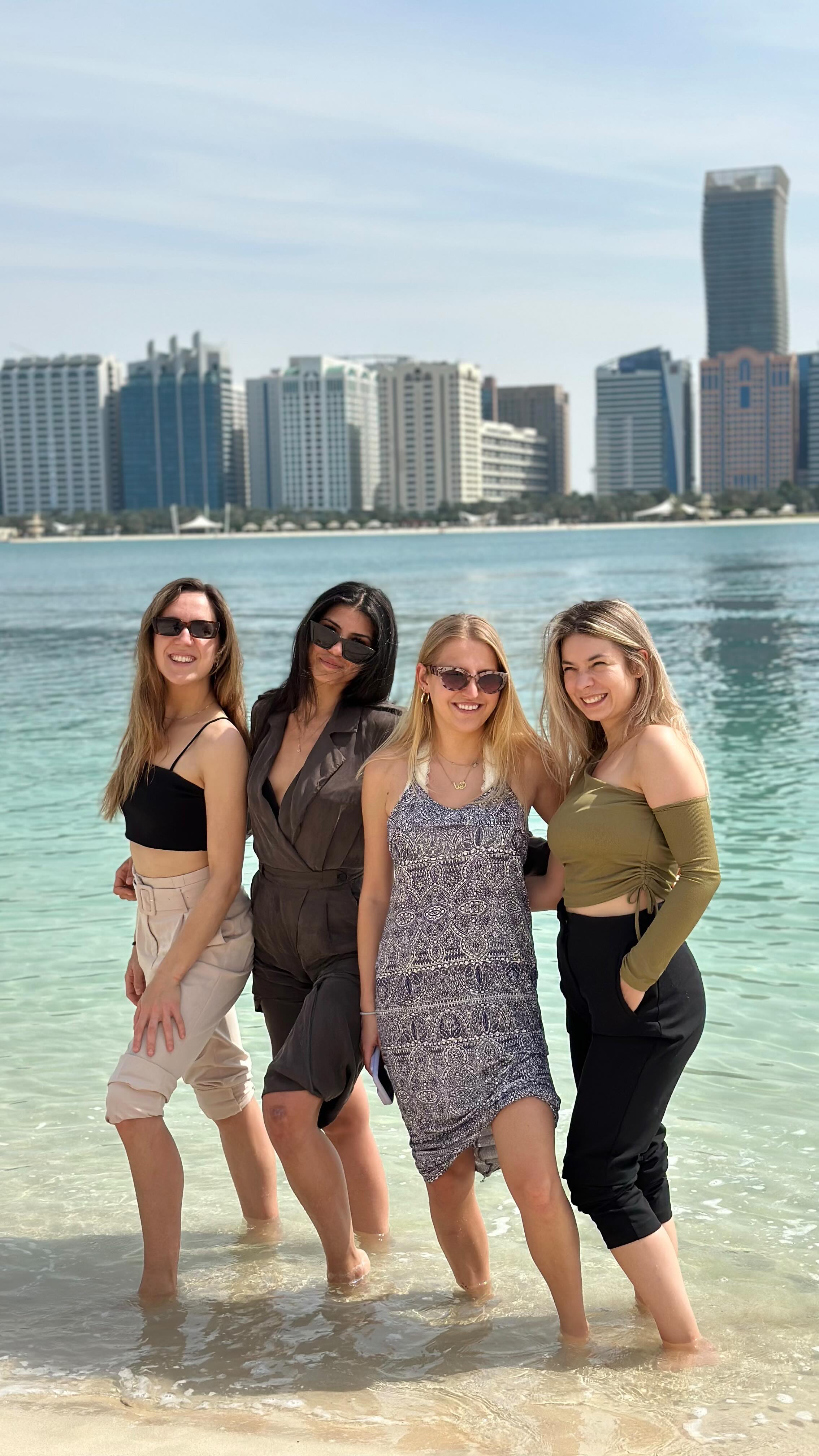 Mia & Sebastian’s Theme @lalaland 🎶 by Azul Strings to wish a wonderful Valentine’s Day to each and every one of you, may today and every day be filled with love and wonderful music! ❤️
📍Josette Dubai
#stringquartet #josette #dubaiweddings #dubaimusic #musicianslondon #stringquartets #stringplayer #londonmusic #weddingsuk #weddingslondon #cuartetodecuerdas #luxuryweddingplanner #luxuryweddingdress