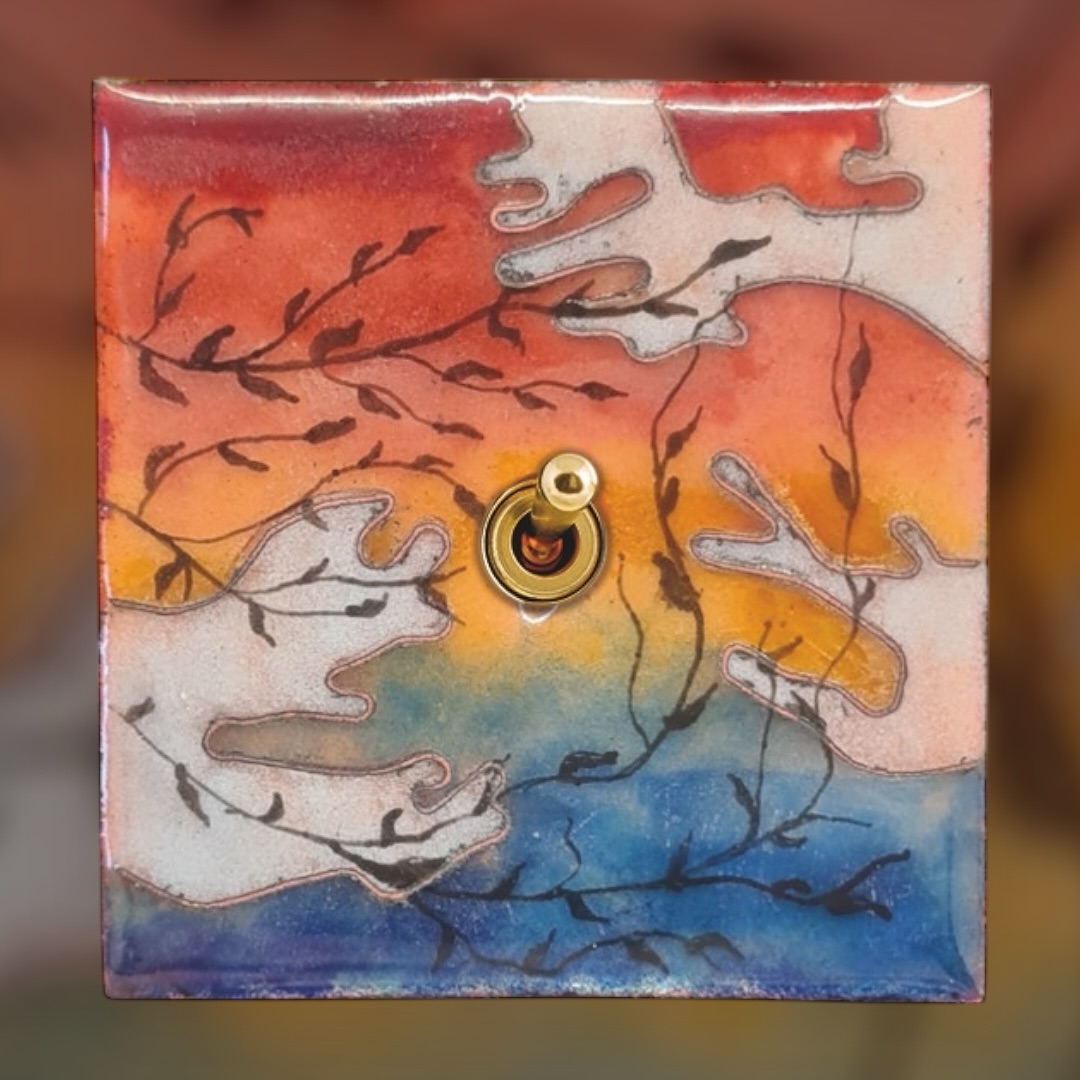 @6IXTES.INTERRUPTEURS X @LISERATHONIE
Une collaboration unique où les élèves de la Prépamax - Campus Versailles ont exploré l’art des émaux d’art à travers le prisme du design d’interrupteurs… Un résultat électrisant ! 🎨💡
Quand tradition et modernité se rencontrent, le résultat est tout simplement électrisant ! ⚡🔥🎨
#6ixtes #6ixtesinterrupteurs #interrupteur #ateliersdefrance #savoirfaire #artisanat #artisanatfrancais #artisans #art #architecture #luxe #decorationinterieur #paris #decoration #interiordesign #interiordecor #homedecor #design #craftmanship #homedesign #interiorarchitect