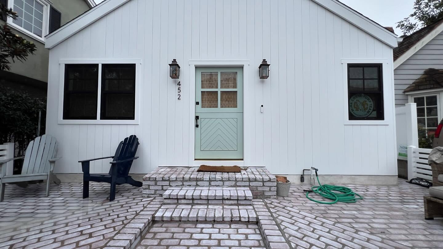 Just completed this awesome whitewash job!
#whitewash #whitewashed #whitewashingbrick