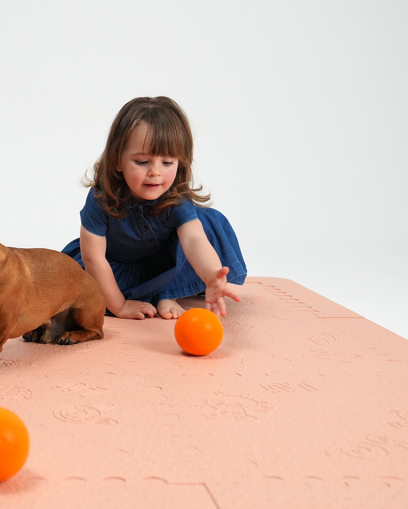 🐶👧 Dos terremotos, una alfombra y mucha diversión 🧩✨
@lubabymats es más que el juguete preferido de los peques y las mascotas lo saben 🐕💛
Coméntanos si en tu casa también hay “nuevos dueños” de la alfombra. 😂👇
#baby #bebe #playmat #babygirl #babyboy #bib #sleepcoach #4months #babymat #4meses #instamum #instakids #montessori #tummytime #babyshower #BLW #mamaprimeriza #regalobebe #babycare #babyplanner #pikler #movimientolibre #5months #newborn #babyparty #instamama #lubabymats #tummytime #smashcake
