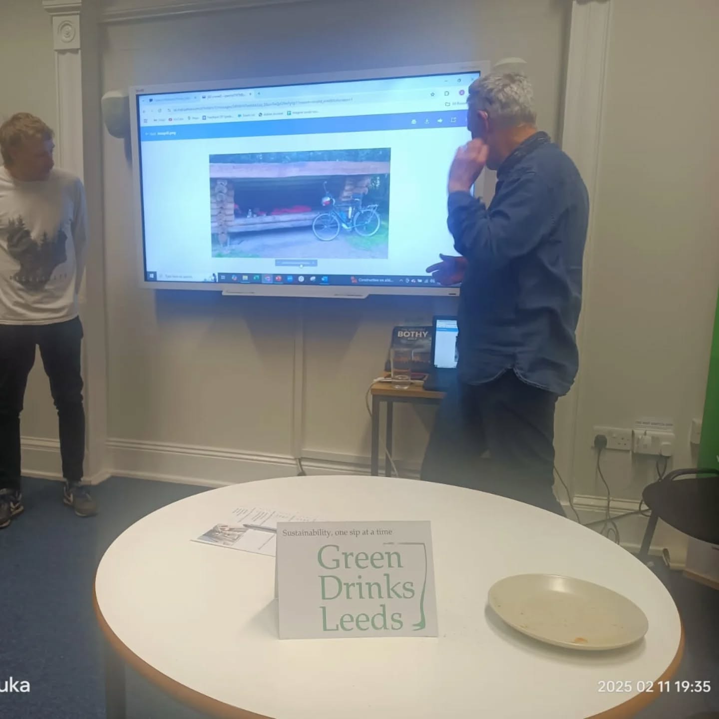 Great to welcome people into Imagine Leeds for our latest Green Drinks event! 💚
If you would like to run an event at Imagine Leeds please contact us on hello@climateactionleeds.org.uk or pop for any time through the week to say hi! Our location is available on our website home page 🌍