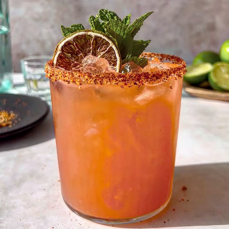 ā¤ļø *Strawberry mezcal margarita* š
Add some spice to your night and get fruity šš„ This cocktail goes down a treat. (Recipe below)
ššø #DrinkUp #SpiceItUp #mezcalmarg #beetlejuicecocktails #valentinescocktails #lovedrinks
50ml @ojodedios mezcal
25ml lime juice
15ml agave syrup
25ml strawberry puree (if you canāt buy this, just blend 6 strawberries in a nutribullet with a cup of water)
For that extra spice add a @tajinuk rim.