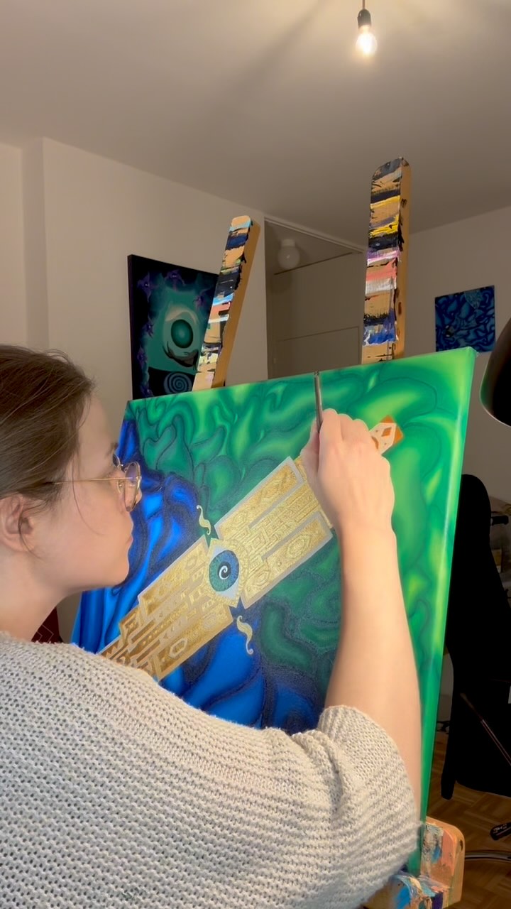 Currently applying layers of acrylic modeling paste, in order to get more depth and a better 3D effect on the golden part of the painting #needingpatience #abstractart #artinmotion #creativejourney #greenandblue #artdaily #timelapse #acrylicpainting #colorfulart #inspirecreativity #gold