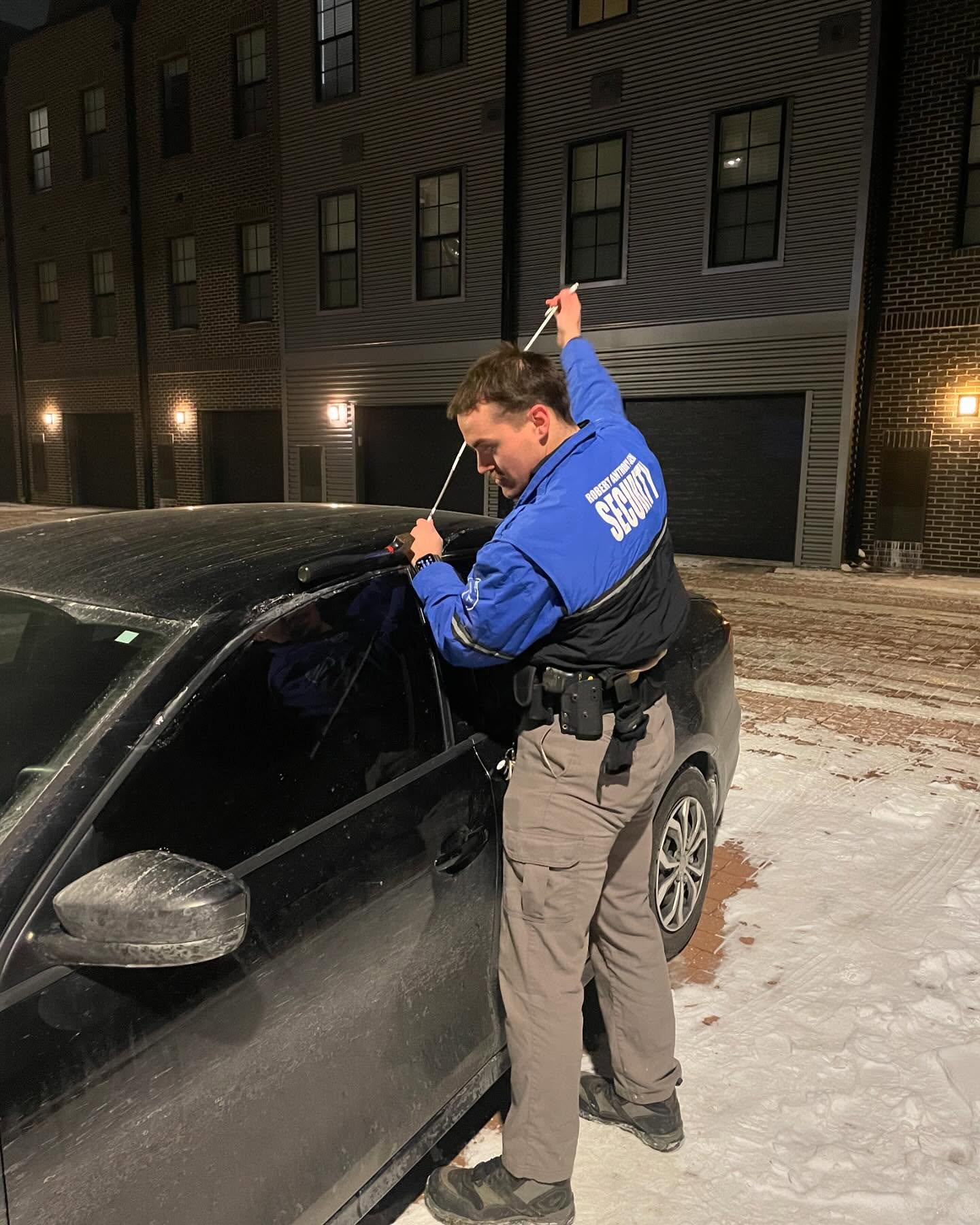 Yesterday, a Franklinton resident captured a photo of Ricky, one of our dedicated team members, assisting with their vehicle lockout. Remember, our Safety Ambassadors offer a range of complimentary services, including flat tire repairs, lockout assistance, battery jumps, and more! Swipe through to read testimonials from others who have benefited from our team’s timely help!