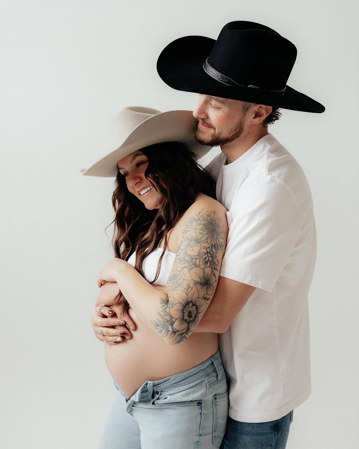 A little maternity session for your Friday 🤍
#saltlakecityphotographer #loveandwildhearts #saltlakecityelopement #northernutahphotographer #utahisbeautiful #utahunique #saltlakecity #visualambassadors #utahphotography #utahweddings #posepatch #utahisrad