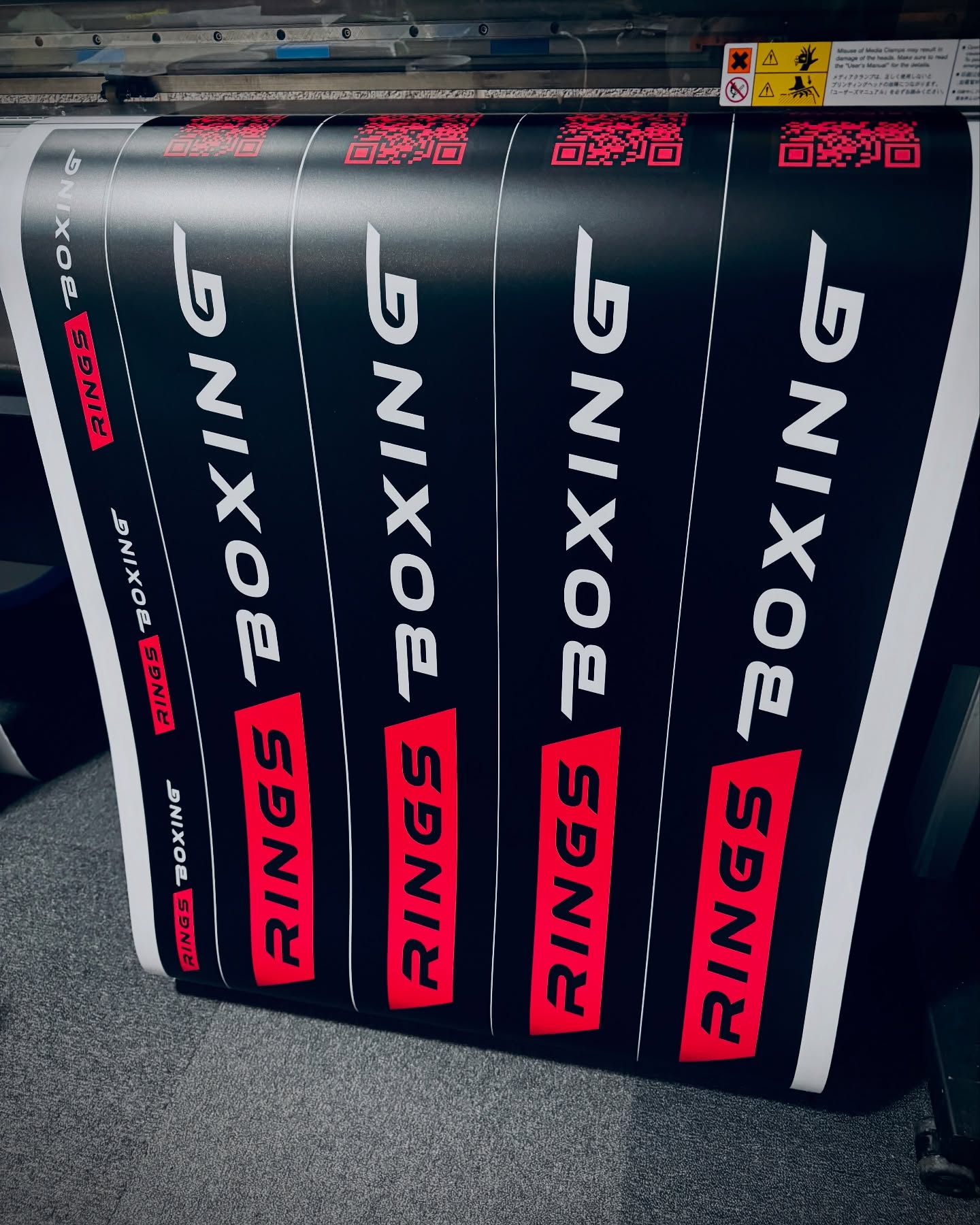 Graphics complete for the boxing club.
Nicely finished with a matt lamination.
#vinylgraphics #stickers #print #printshop #boxingtraining