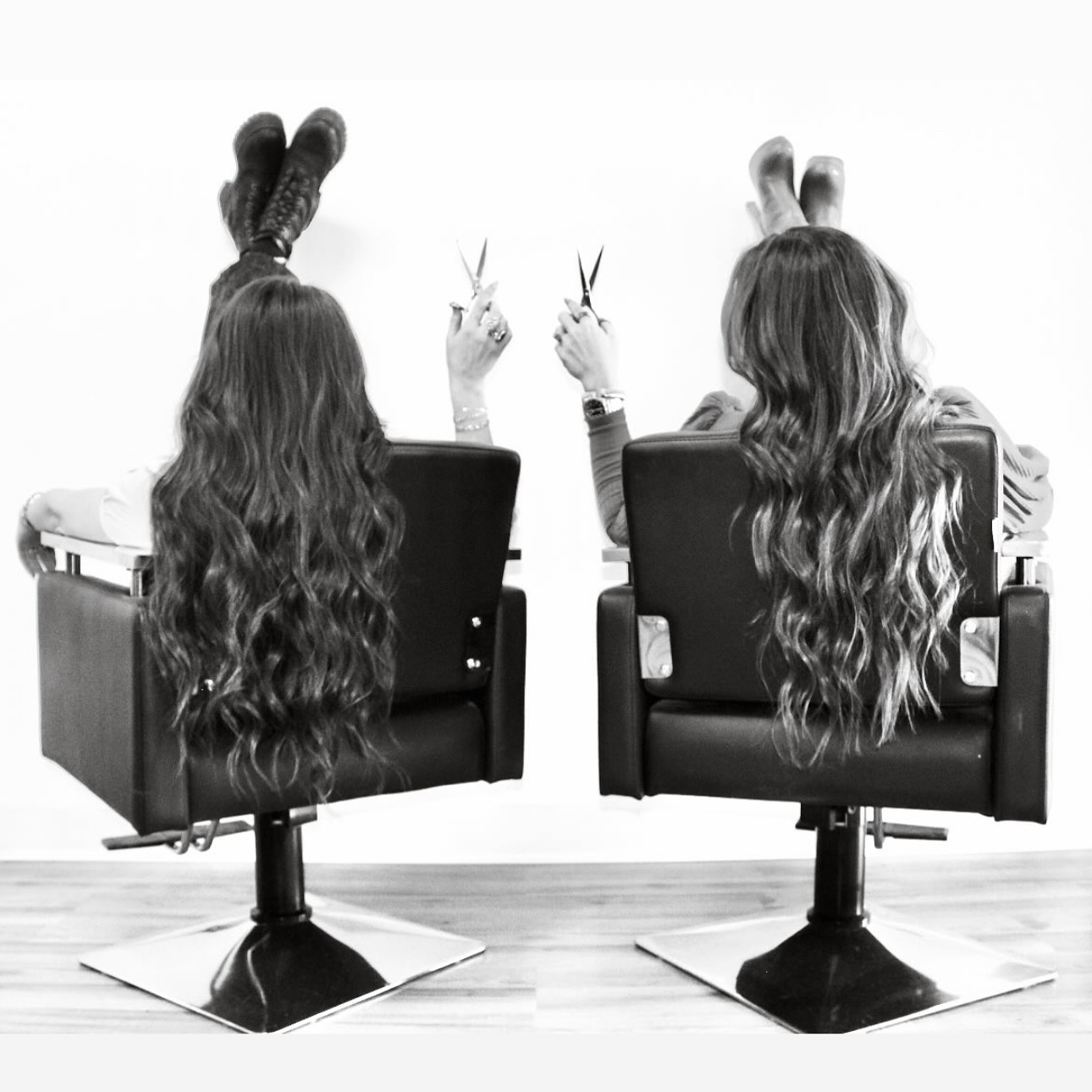 Luxury hair, exclusive experience ✨
If you’re looking for lived-in color, effortless dimension, and a high-end salon experience, this is your sign. We specialize in creating custom, low-maintenance looks for women who want to feel their best every day.
Spots are filling fast. Call or visit our website to book. @knchairstudio www.knchairstudio.com
Branding done by @sweyimage1523
#dreamhairprofessional #nmhairsalon