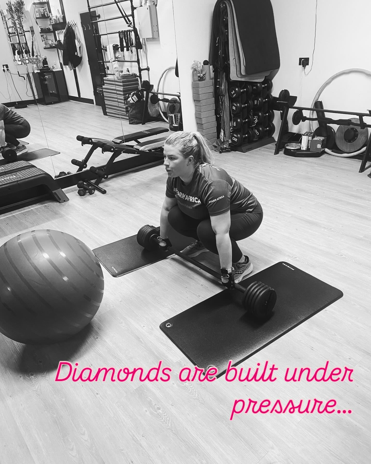 💎 Whether you think you can or not, you’re right. When I train my clients I always keep in mind my journey and how I started. I find that it enables me to be more relatable and deliver a more empathic approach to my training style. Don’t get me wrong, I’m still going to push you to your edge and get the best results for you but I always keep in mind that everybody’s journey is different and the starting posts are not always the same. A massive well done to my clients today and everyday for taking the time for themselves to improving their stats and mental health. You are ALL AMAZING!
#fitness #fitnessmotivation #personaltrainer #personaltraining #weightloss #weightlosstransformation #strength #strengthtraining #power #fiercebygl #selfdefence #blackandwhitephotography #health