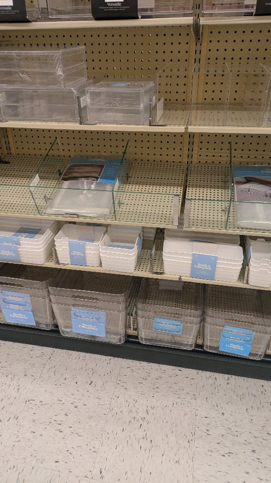 always wear pants with real pockets.
#momhacks #kids #clutter #professionalorganizer #cluttercore