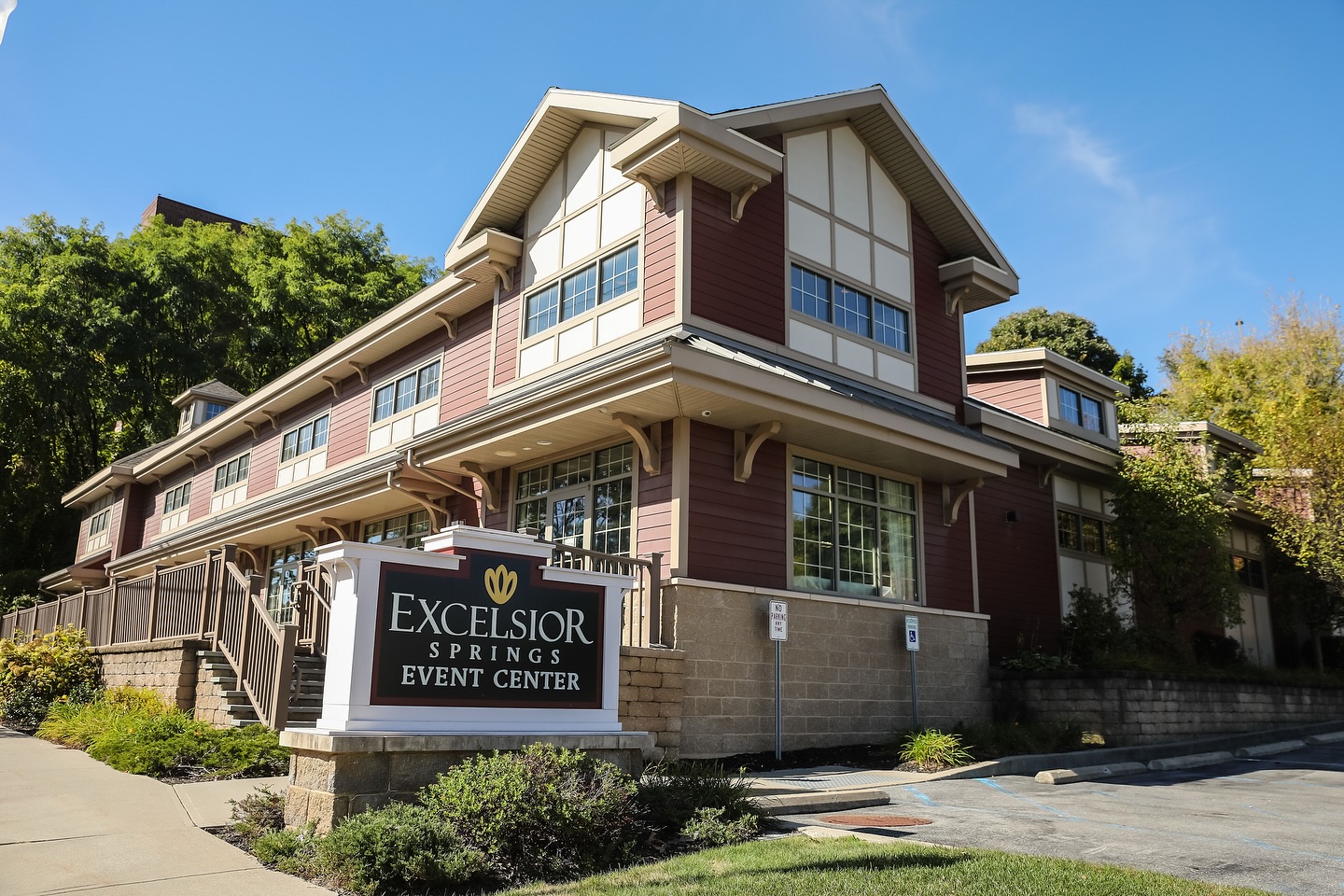 Welcome to our new followers! 🎉 Excelsior Springs is a stunning wedding and event venue in the heart of Saratoga Springs, next to the Courtyard Marriott Saratoga. Let us help make your special day unforgettable! #SaratogaSprings #Weddings #EventVenue #ExcelsiorSprings