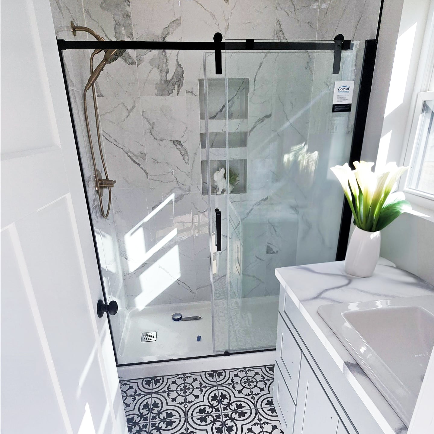 Check out this bathroom the team did! Couldn't be happier with how this one came out! 😍