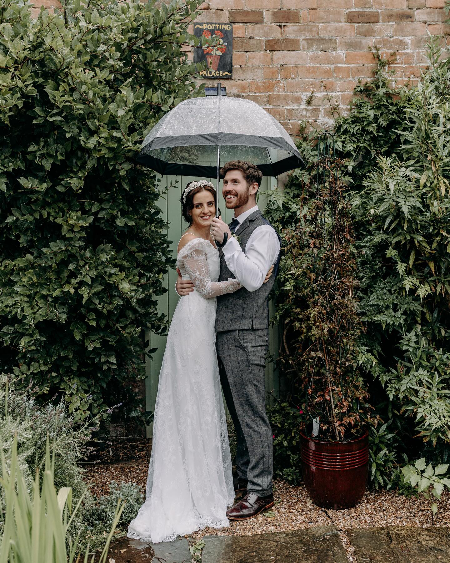 I love Spring garden weddings!! 🤍🤍🤍
Despite the rain today it really has felt like Spring is on its way over the last few days!! Yesterday I saw snow drops, daffodils and crocus, the real first signs of Spring!
This year is shaping up nicely with Weddings, Shoots and some other exciting projects and next year’s diary is open and filling up nicely!
So if you want a beautiful unique, and personal wedding day then get in touch and let’s chat!!!
I am with my couples all the way through their planning journey, helping them craft a beautiful day that will stay in their hearts forever!
I look forward to hearing from you.
Sam 💗
Photo: @ekrpictures
#springwedding #outdoorwedding #gardenwedding #weddingplanner #venuestylist #uniquewedding