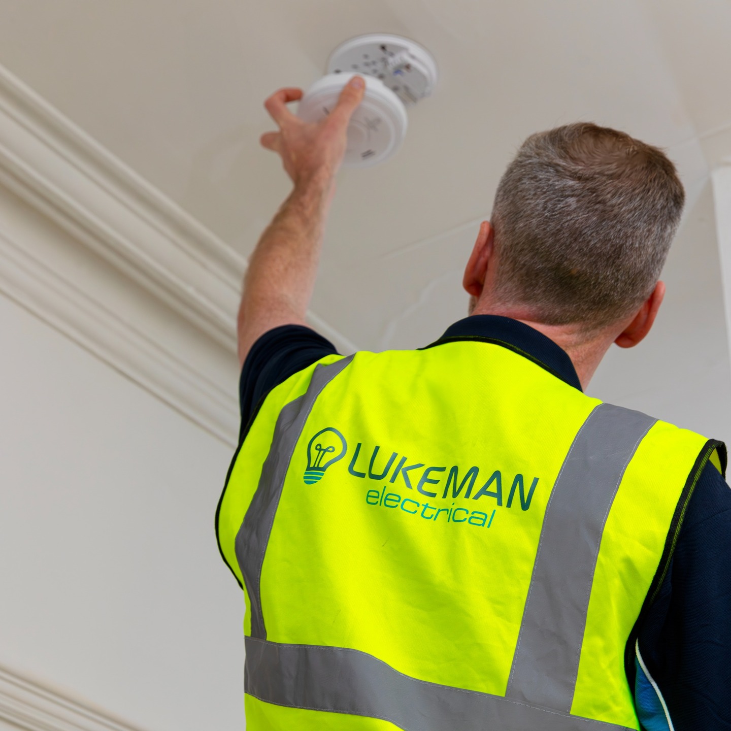 We're committed to enhancing safety in our communities by ensuring that all social housing properties are equipped with LD2 smoke detection systems. ๐
These advanced systems are crucial for early fire detection, providing an essential layer of protection for residents. Our team is dedicated to delivering high-quality installations that prioritise safety and compliance. Installing industry-leading Aico detectors
Together, we can build safer homes for everyone!
#LukemanElectrical #FireSafety #SocialHousing #AICO #LD2SmokeDetection